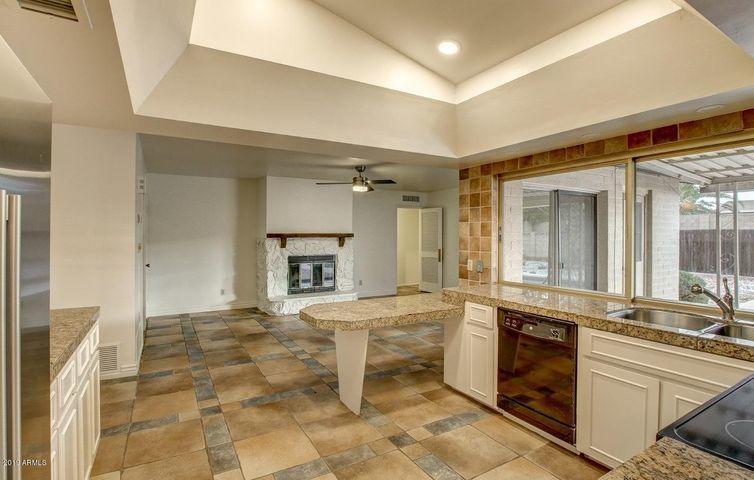 6129 E EDGEMONT Avenue