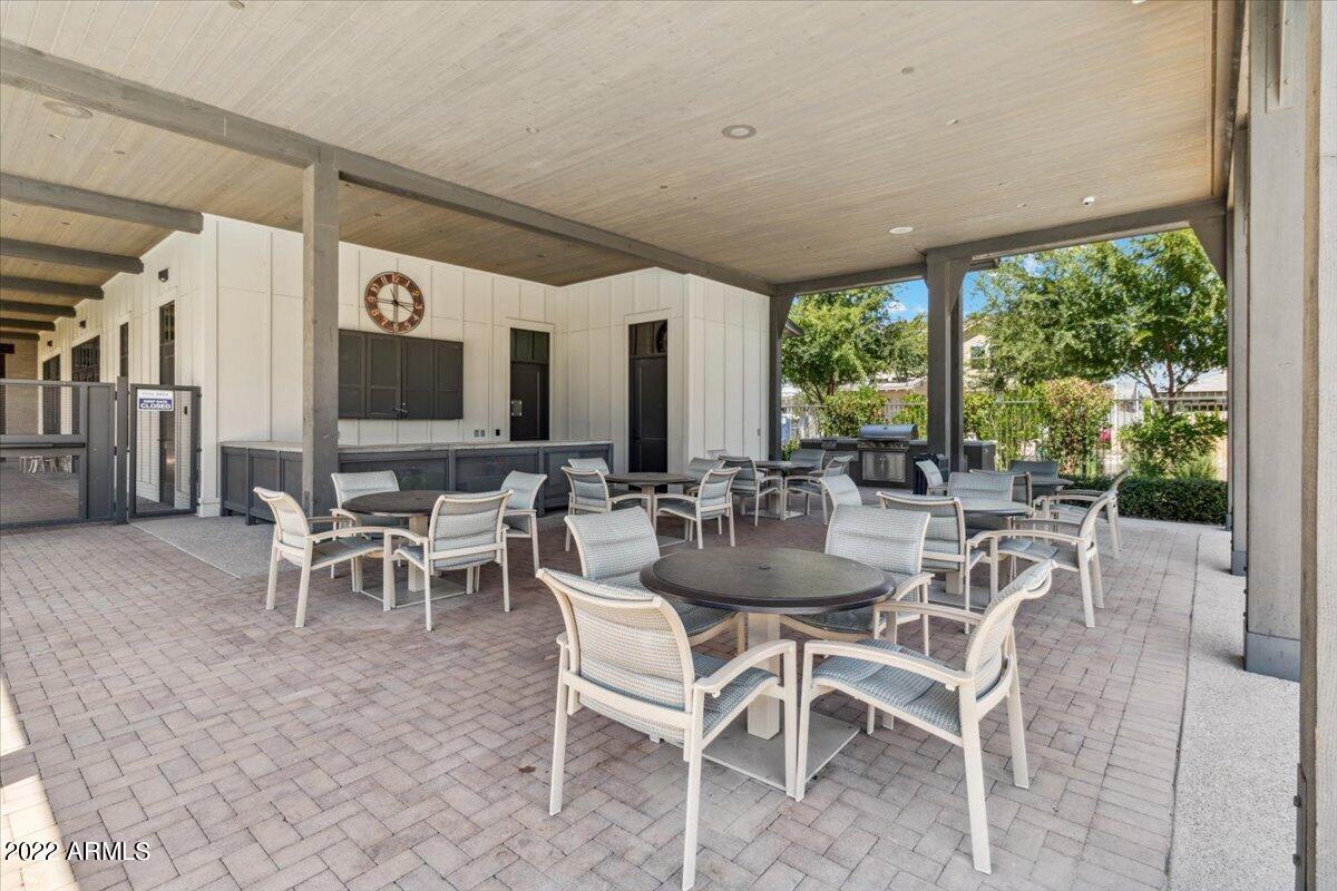 1913 W KINFIELD Trail