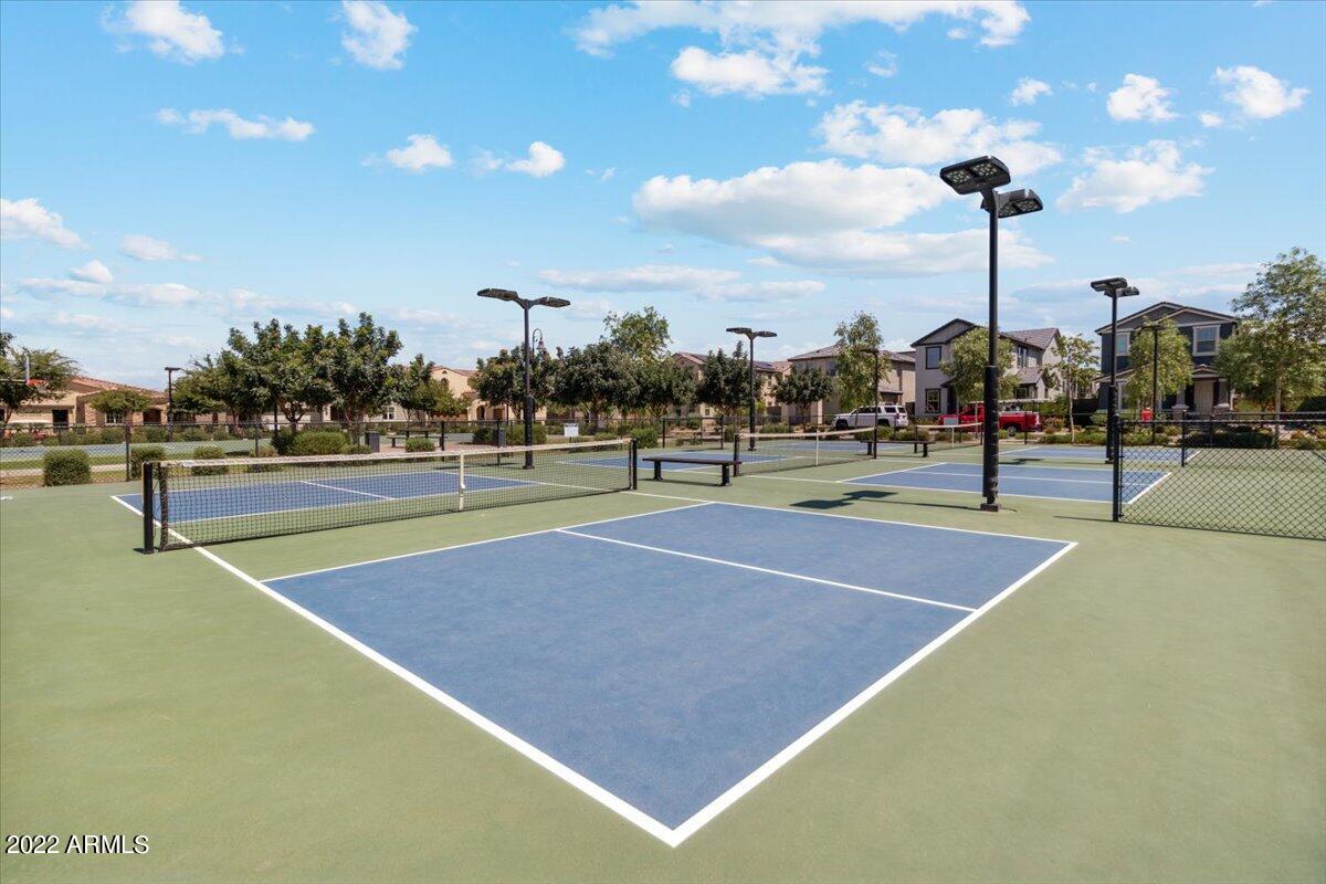 1913 W KINFIELD Trail