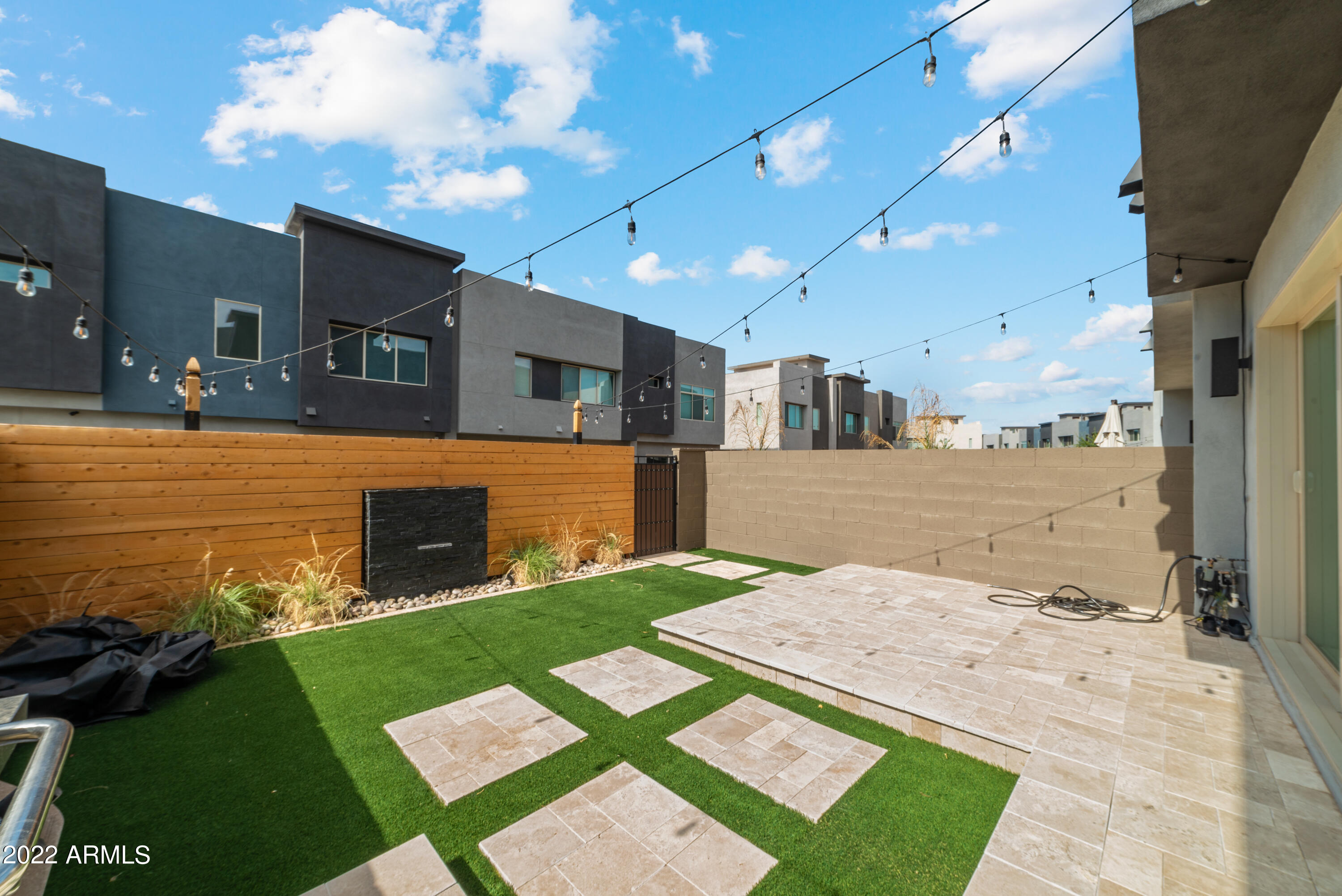 1913 W KINFIELD Trail