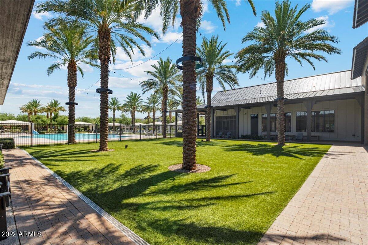 1913 W KINFIELD Trail