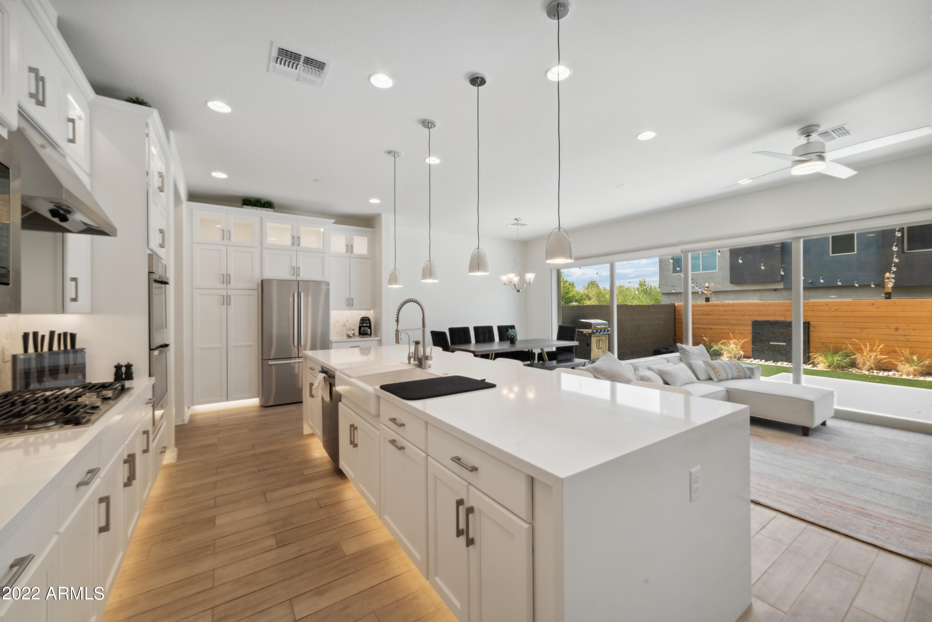 1913 W KINFIELD Trail