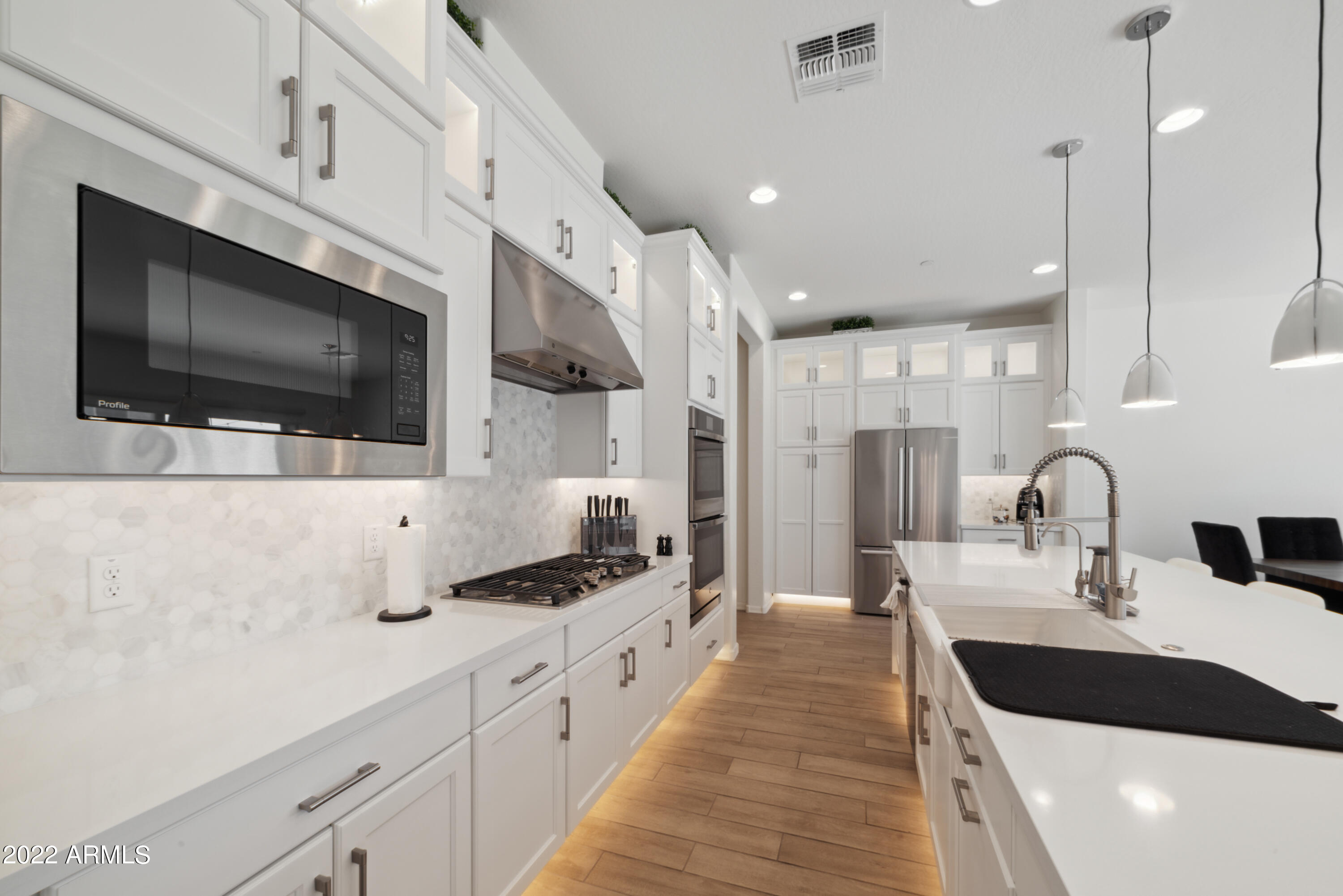 1913 W KINFIELD Trail