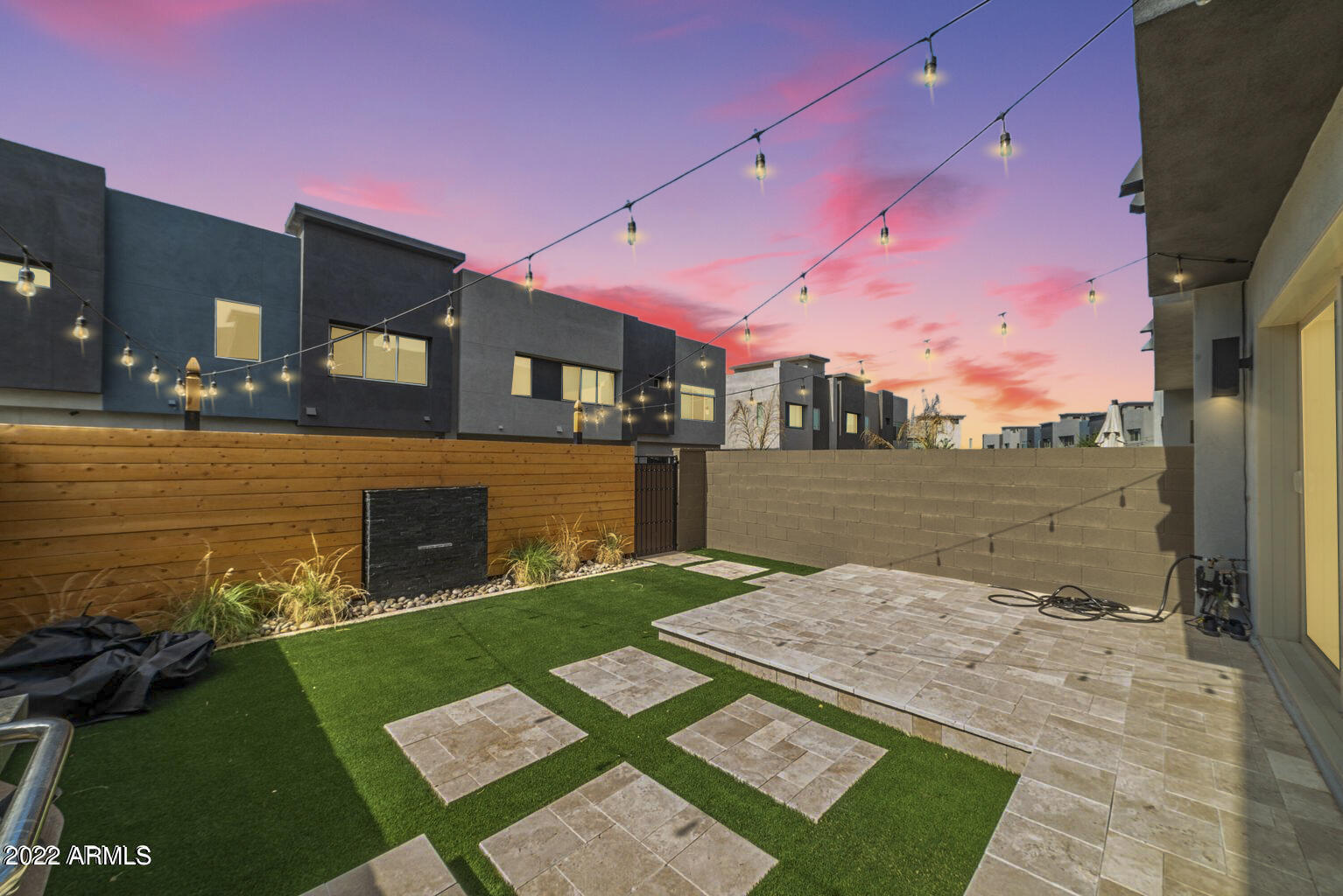 1913 W KINFIELD Trail