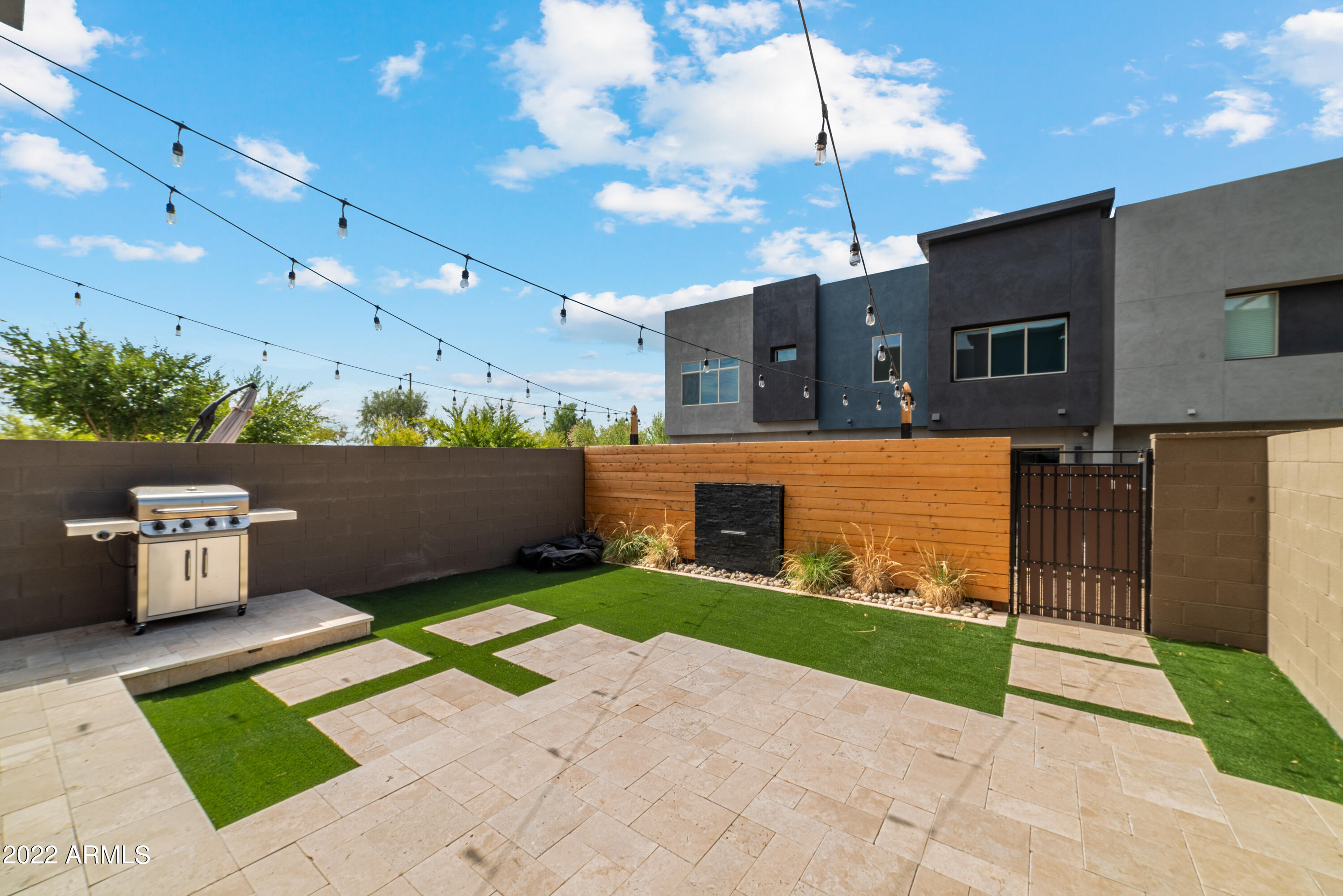 1913 W KINFIELD Trail