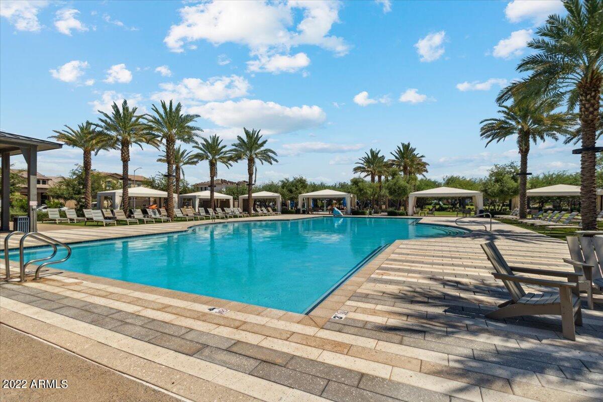 1913 W KINFIELD Trail