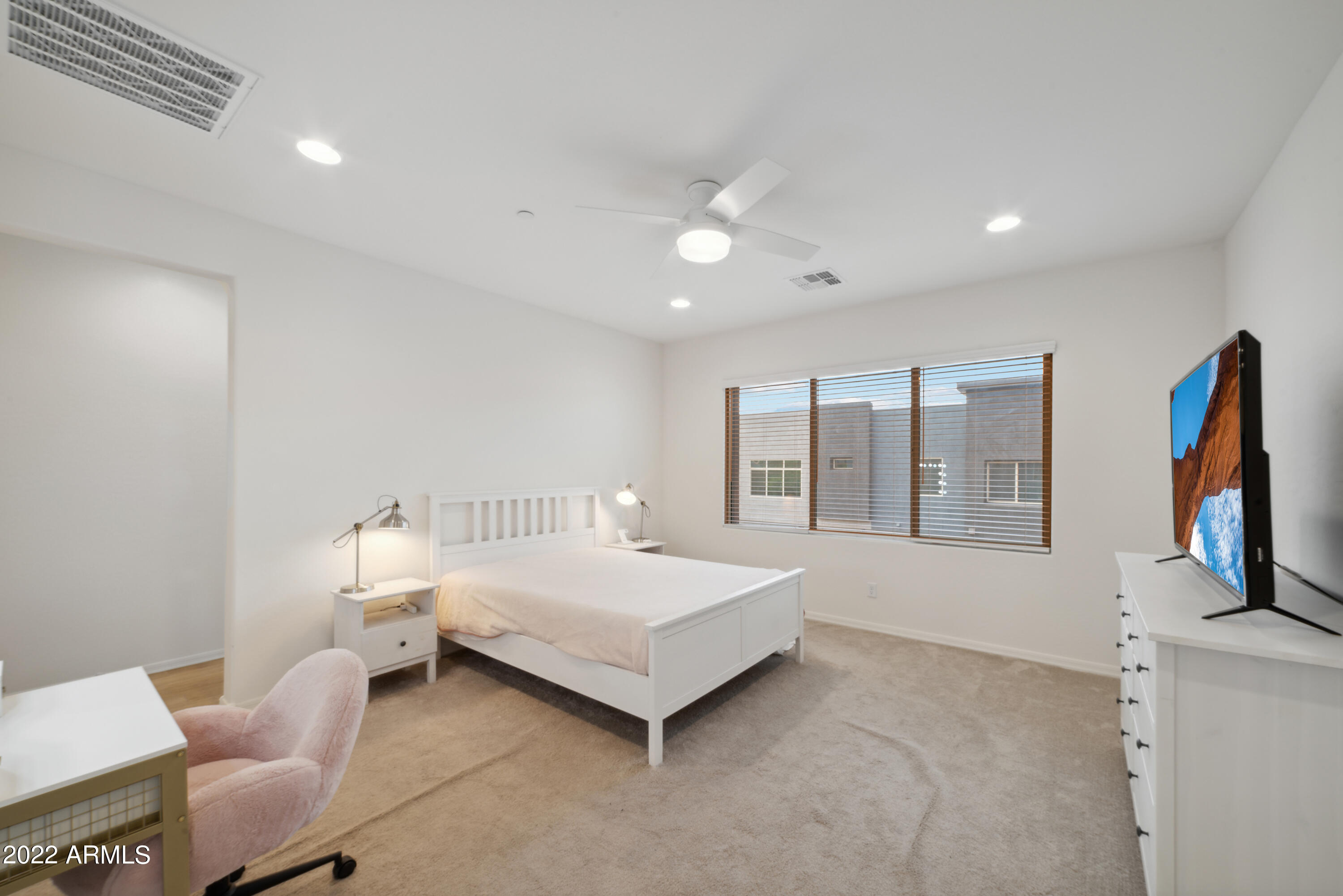 1913 W KINFIELD Trail