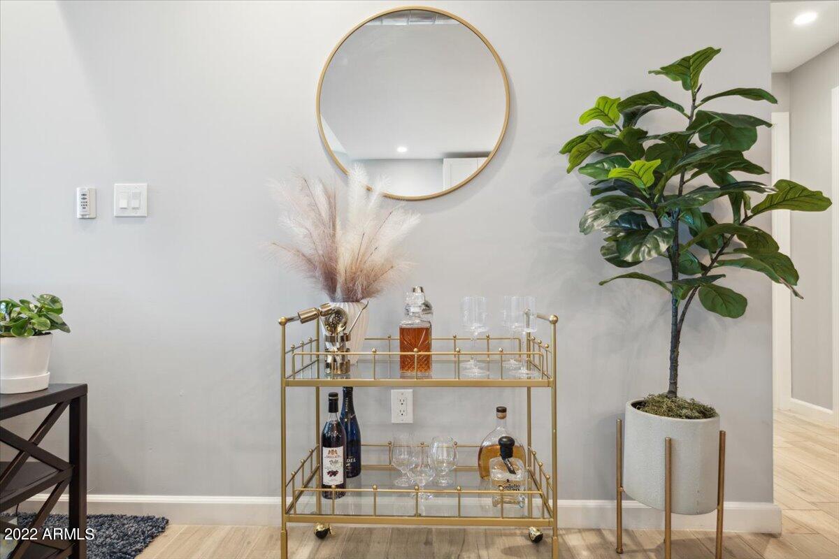 3214 E CLARENDON Avenue