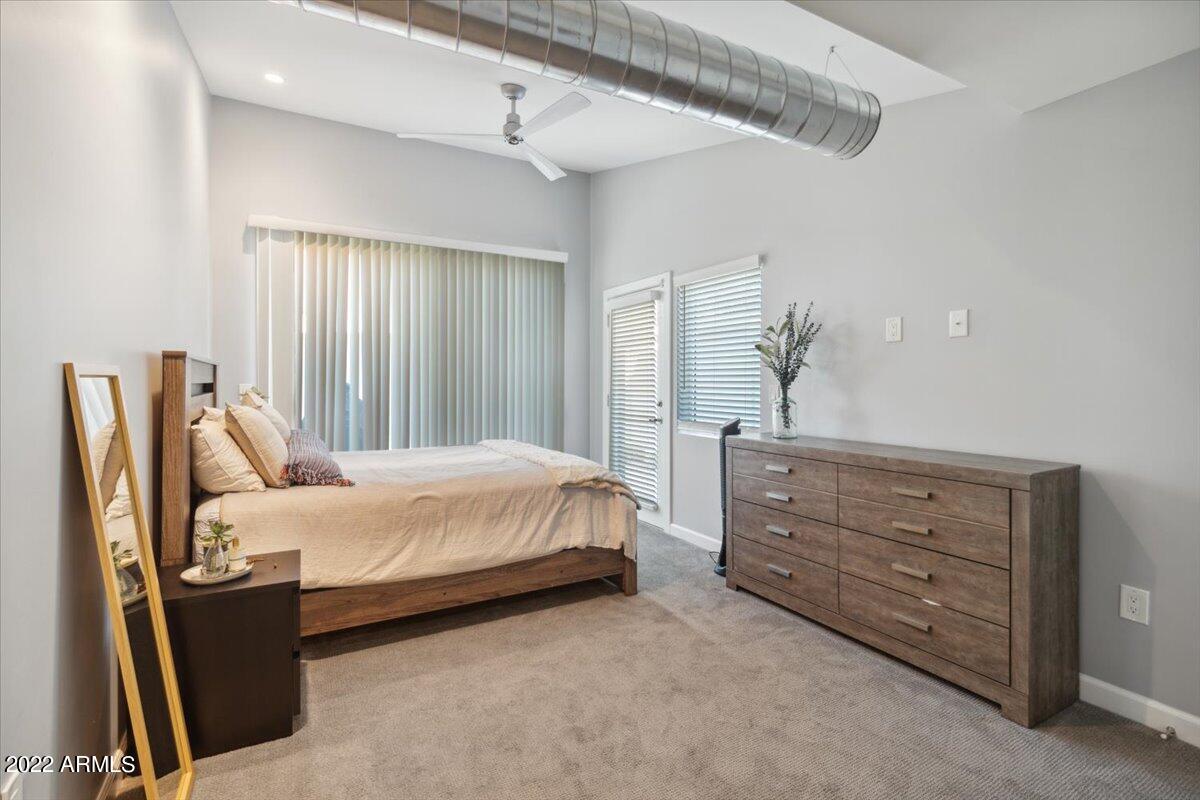 3214 E CLARENDON Avenue