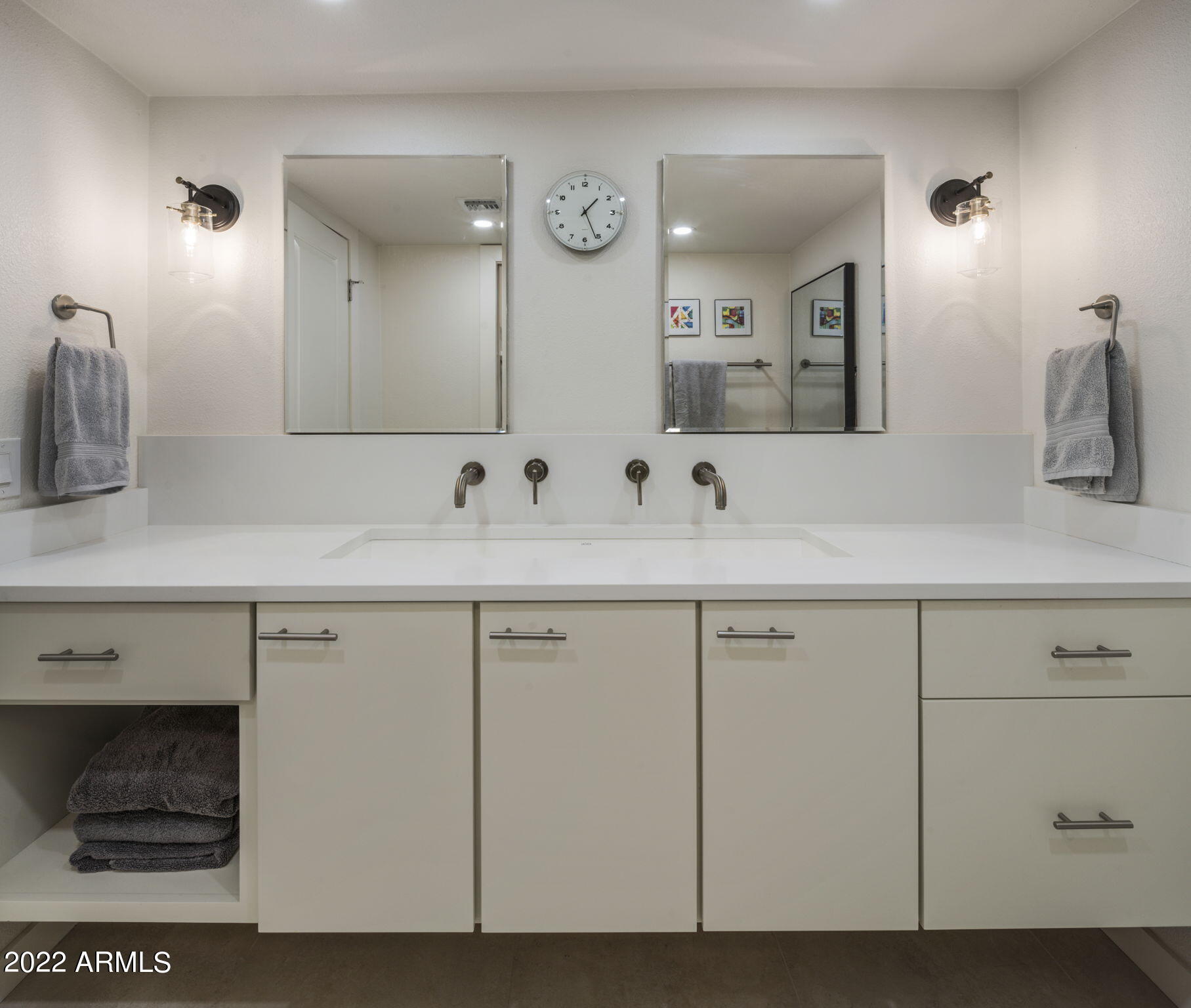 8746 E VIA TAZ NORTE