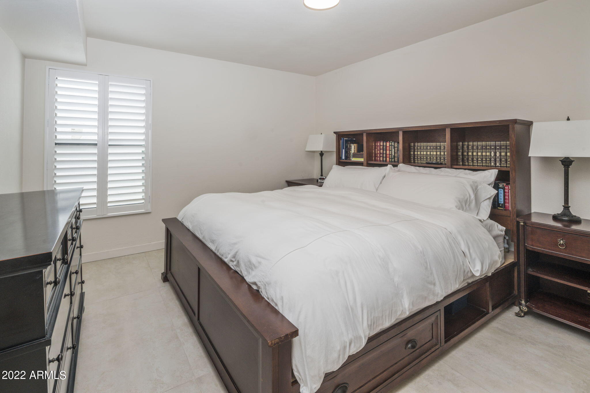 8746 E VIA TAZ NORTE