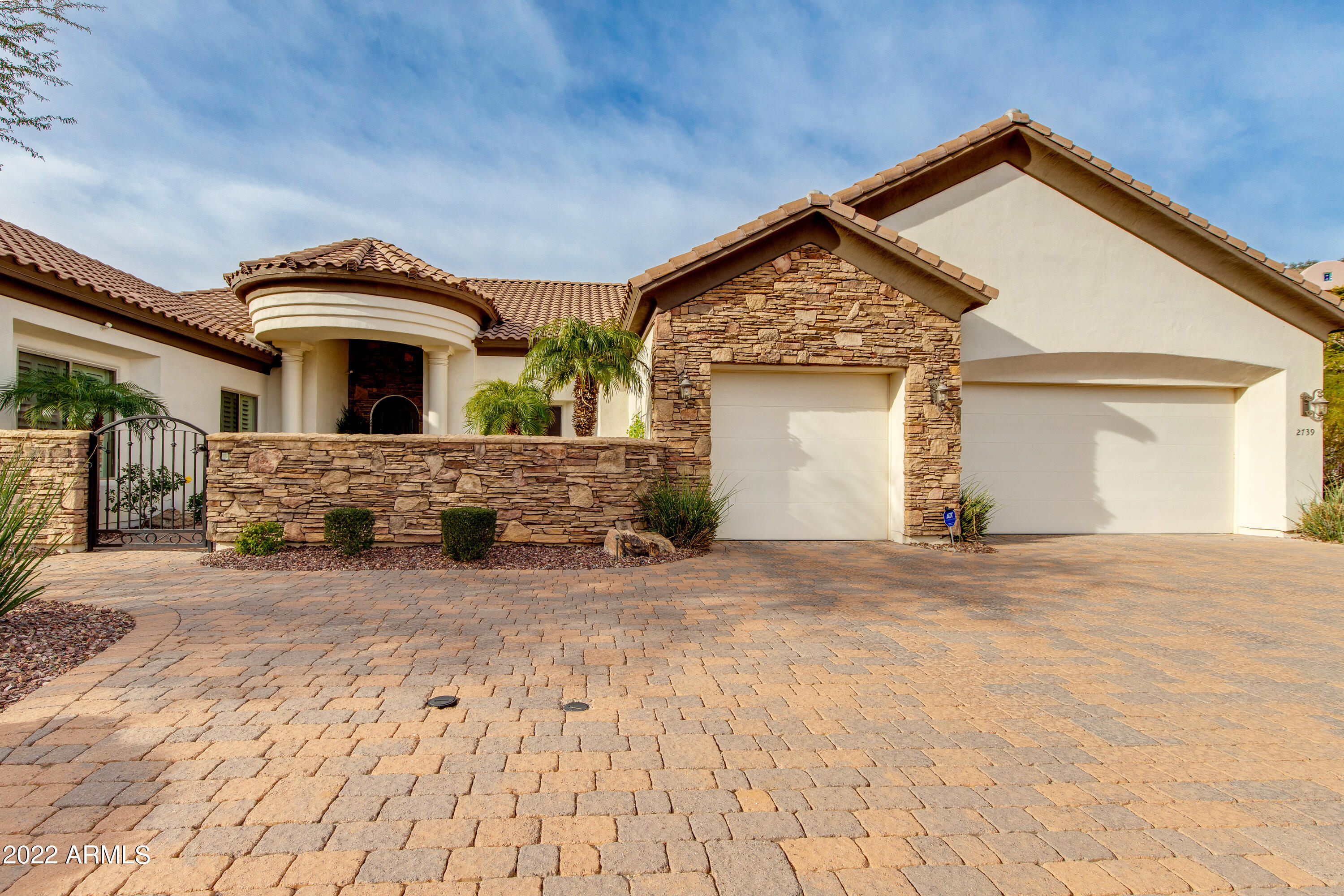 2739 E Redfield Road