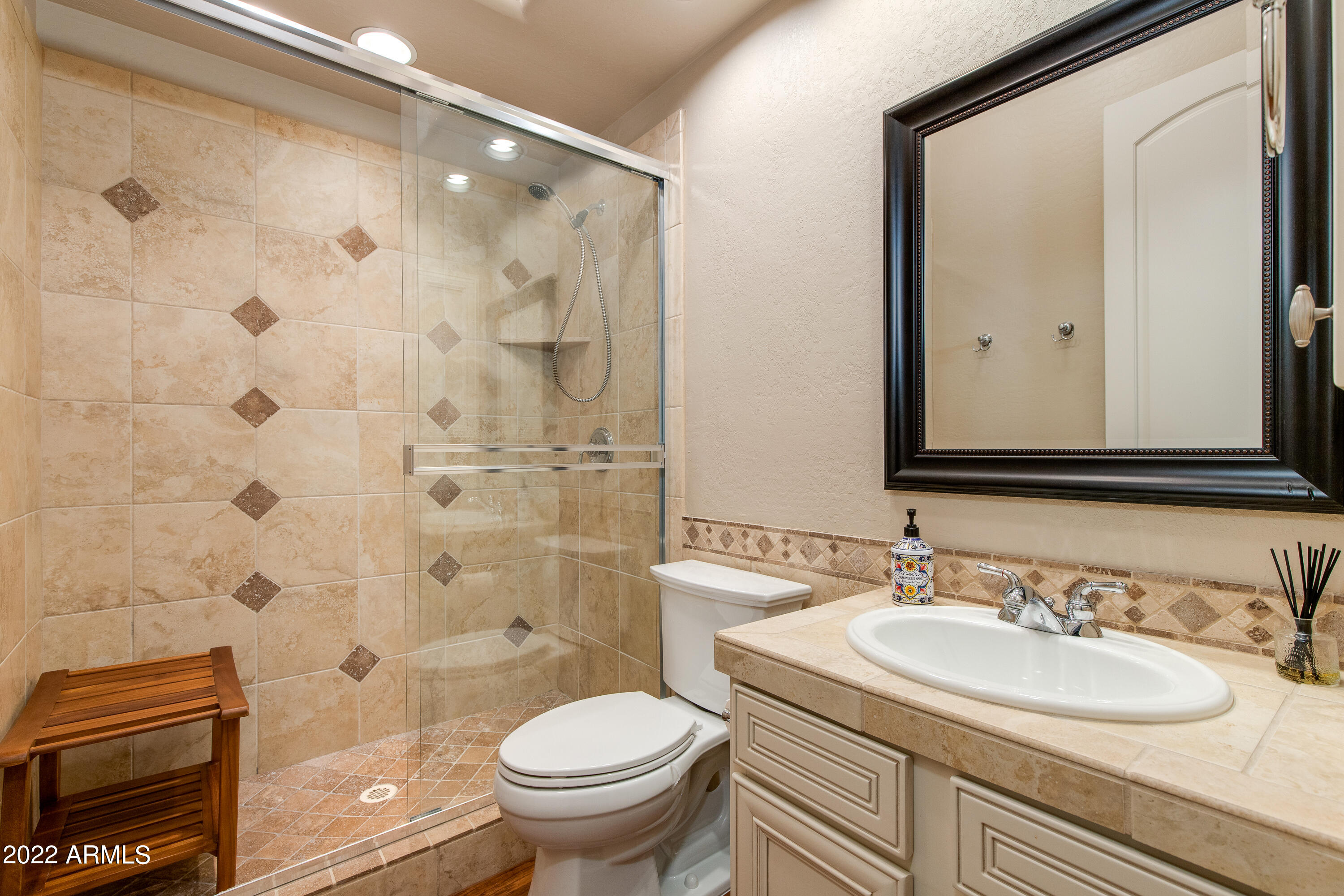 2739 E Redfield Road