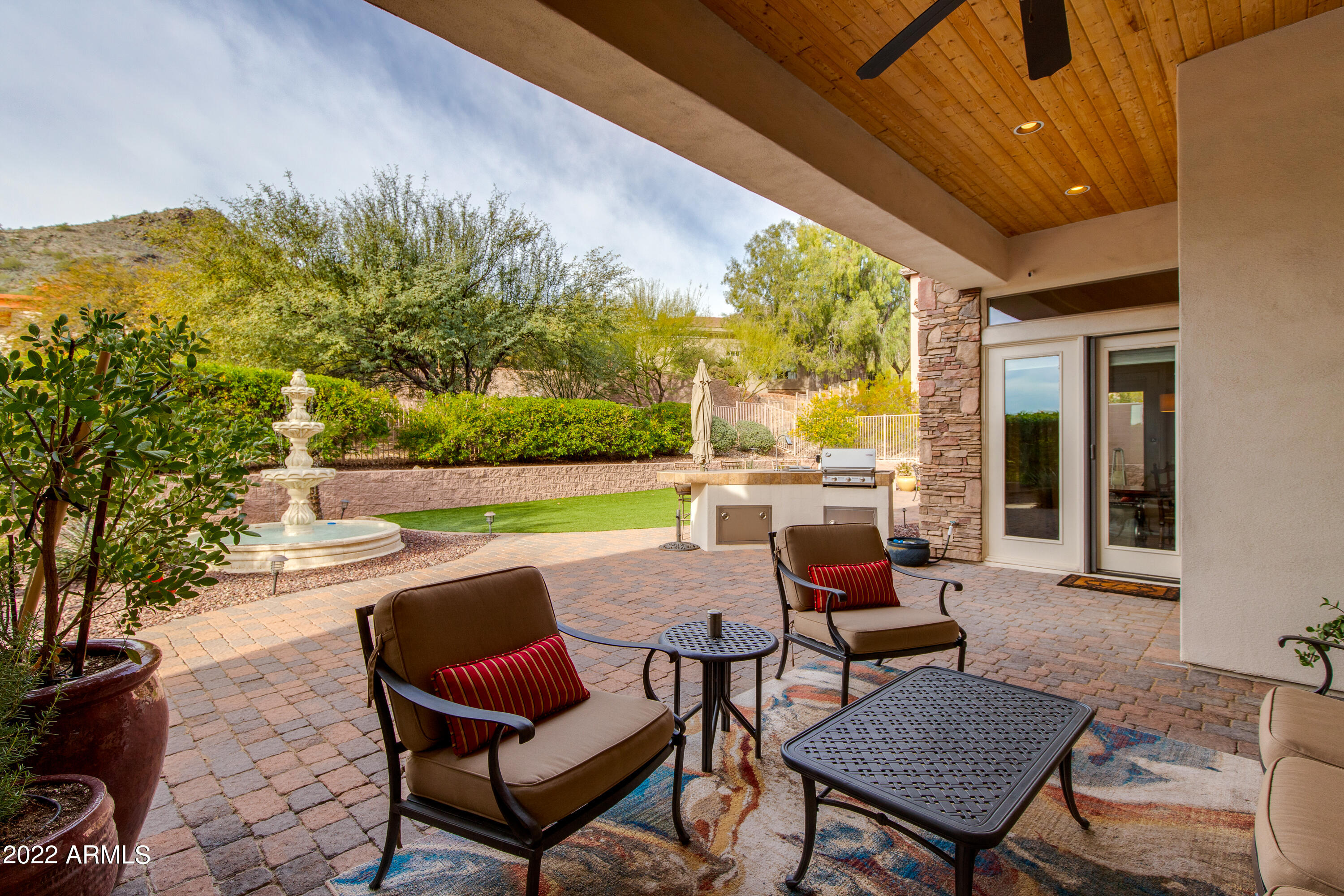 2739 E Redfield Road