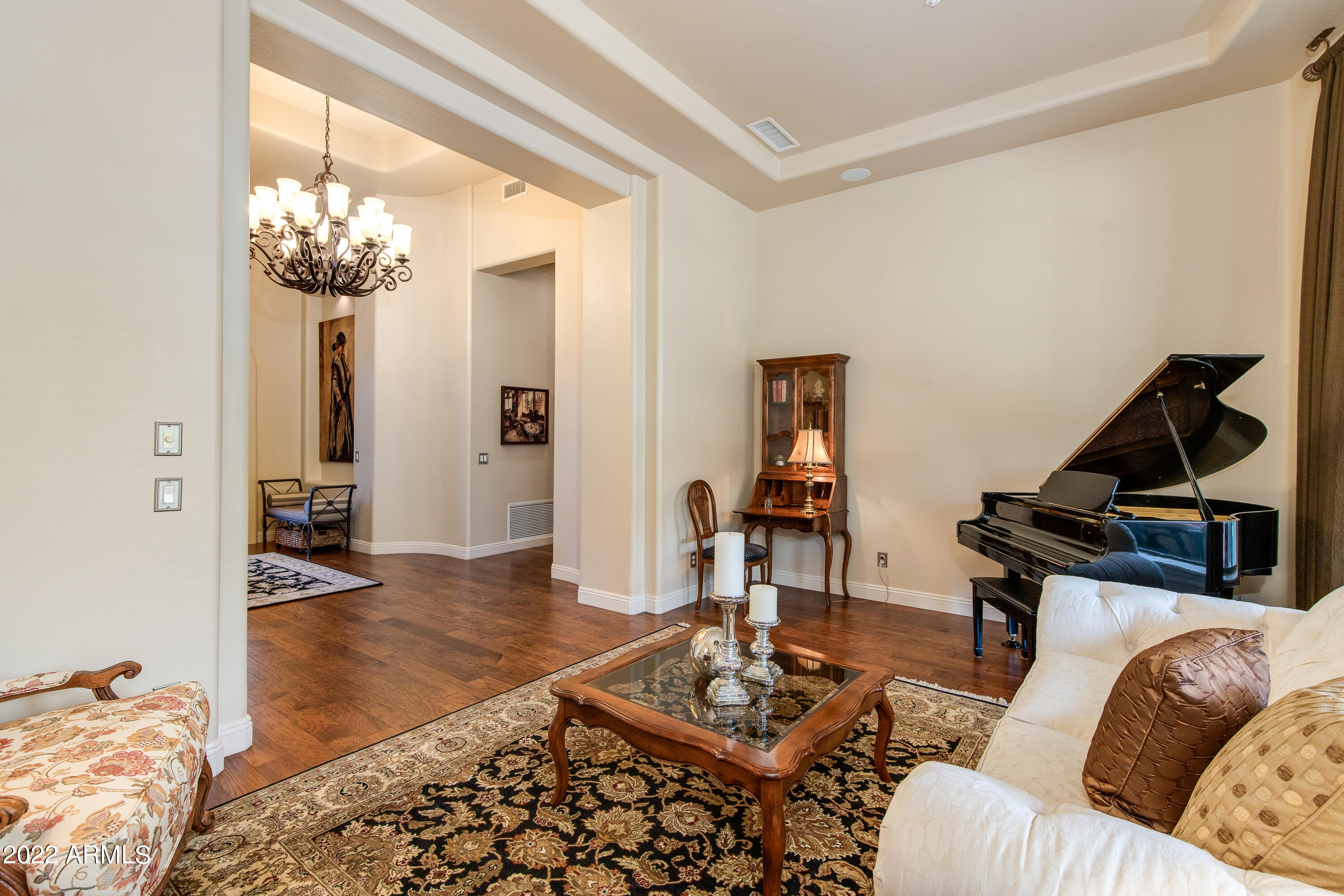 2739 E Redfield Road