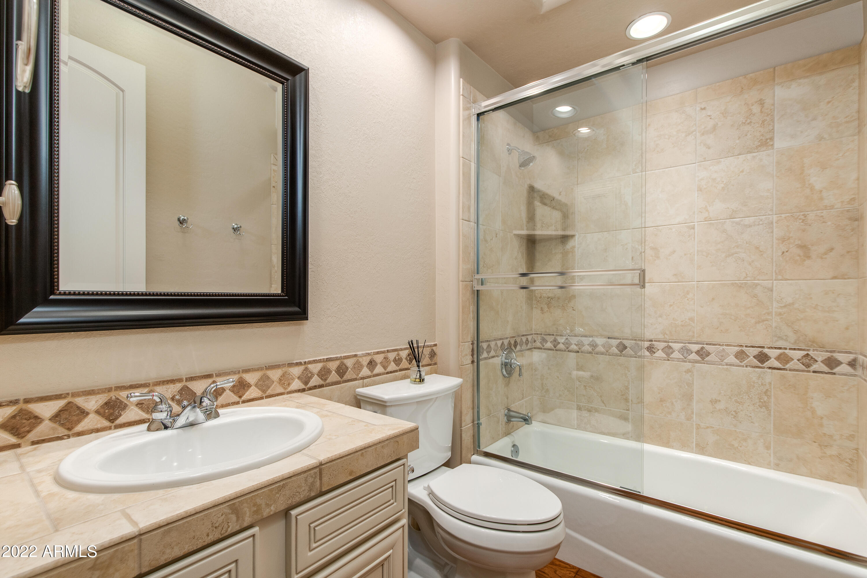 2739 E Redfield Road