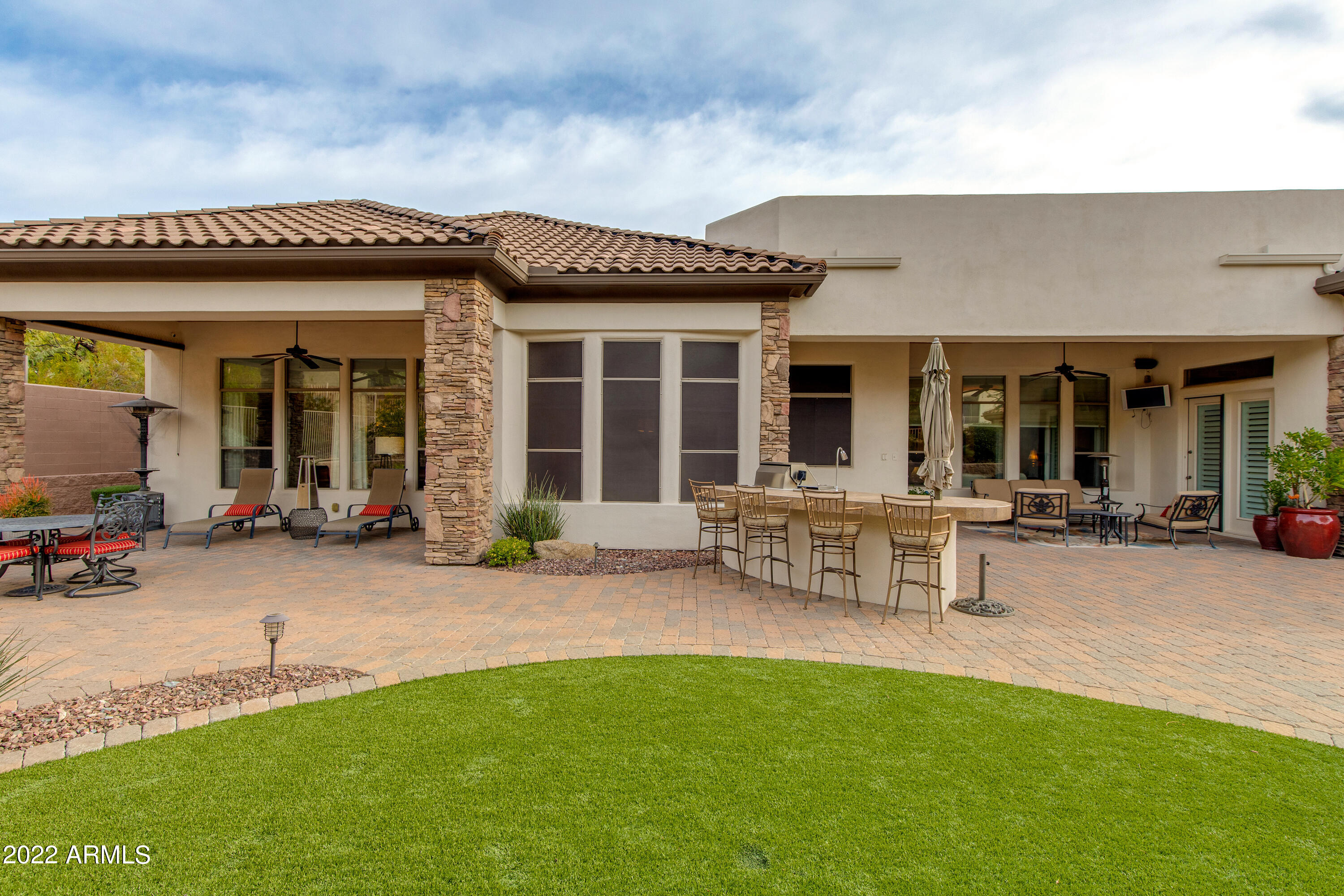 2739 E Redfield Road