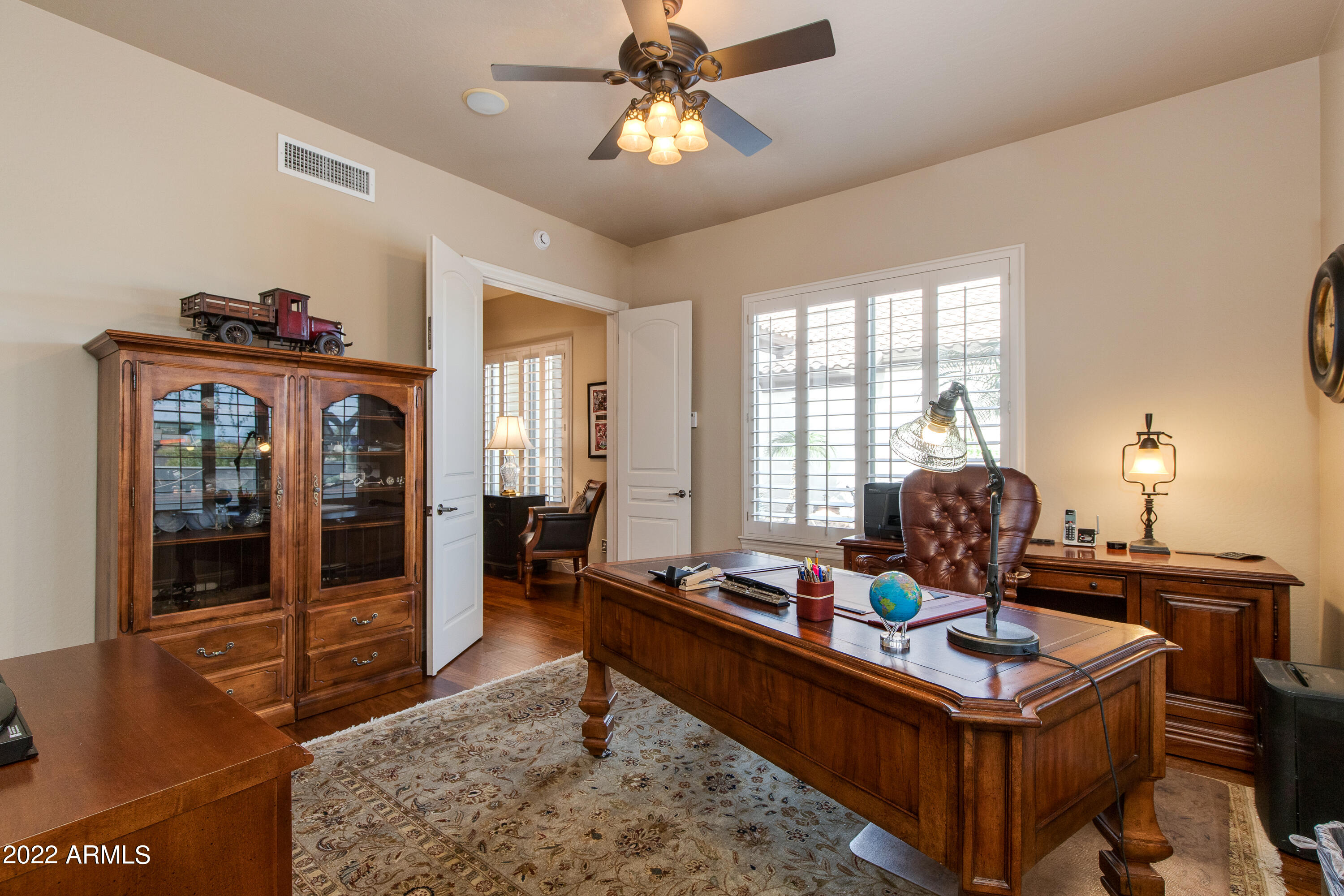 2739 E Redfield Road