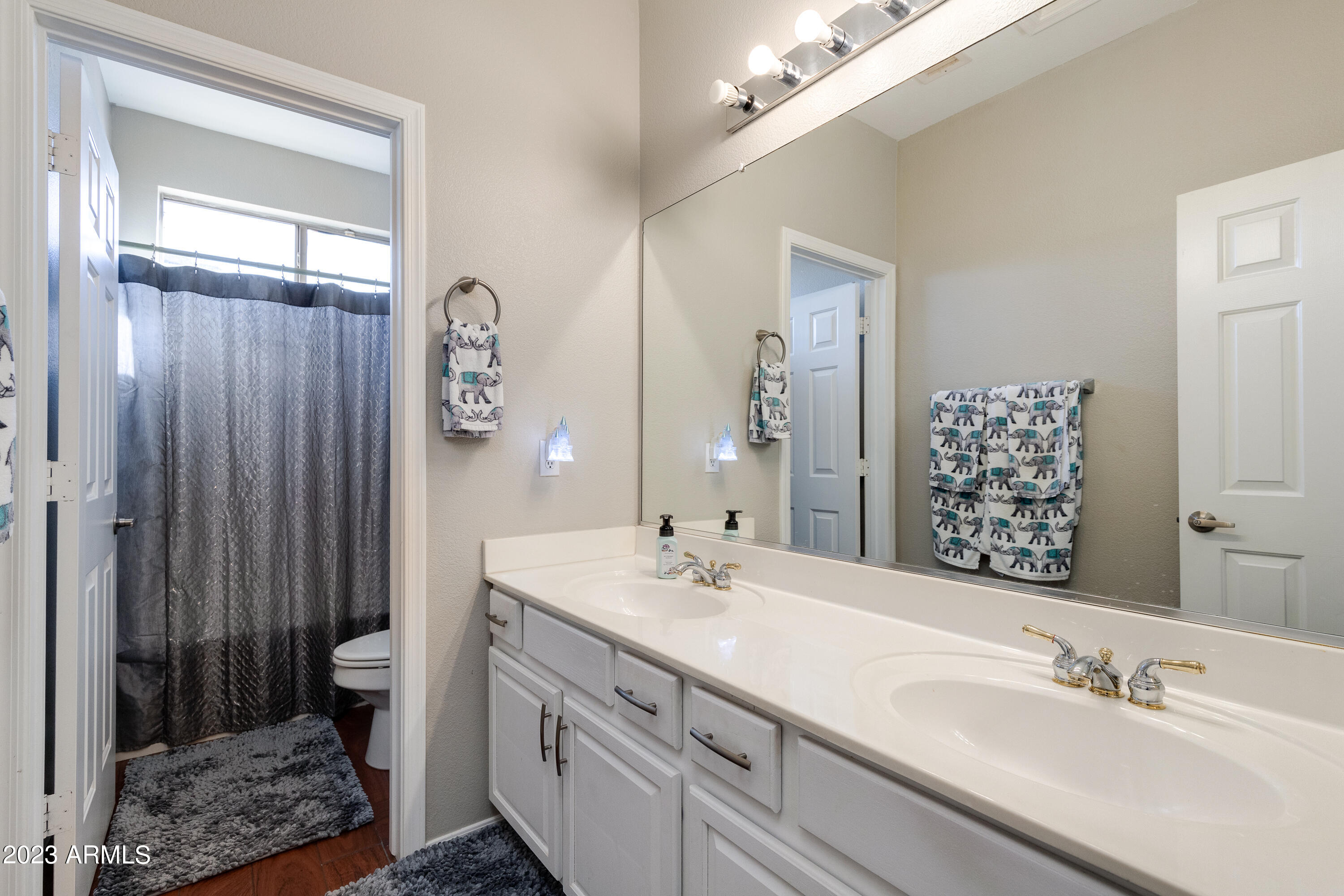 5168 W VILLAGE Drive