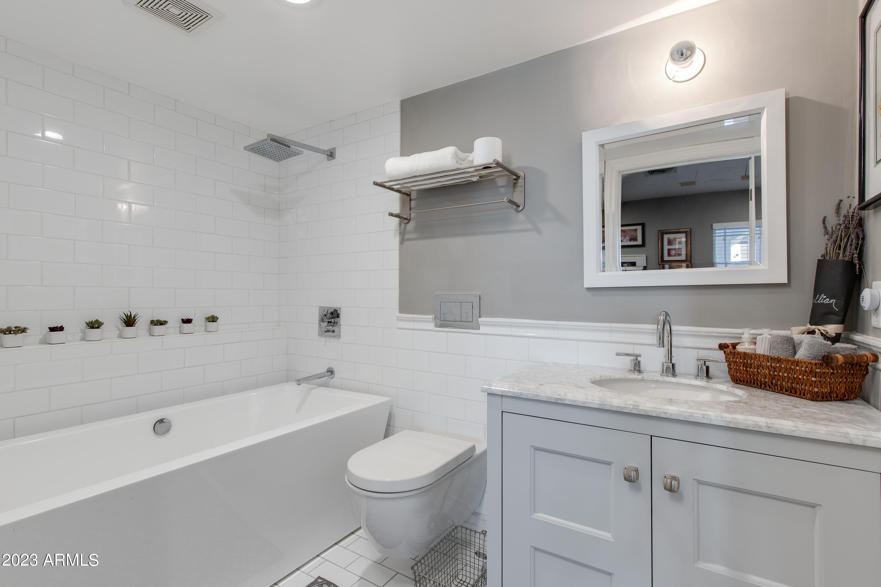 5207 N 24TH Street, 103