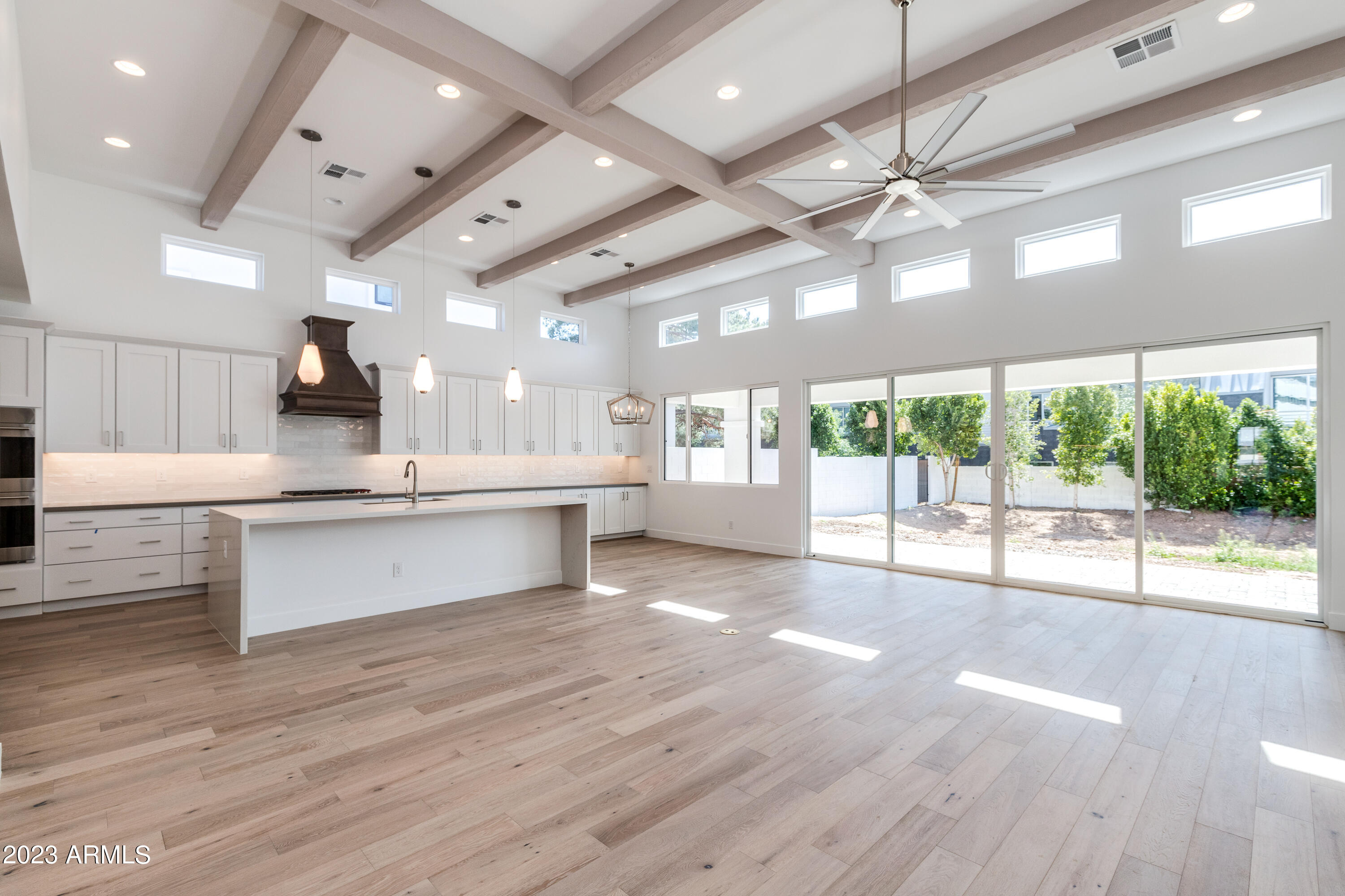 4003 E HAZELWOOD Street