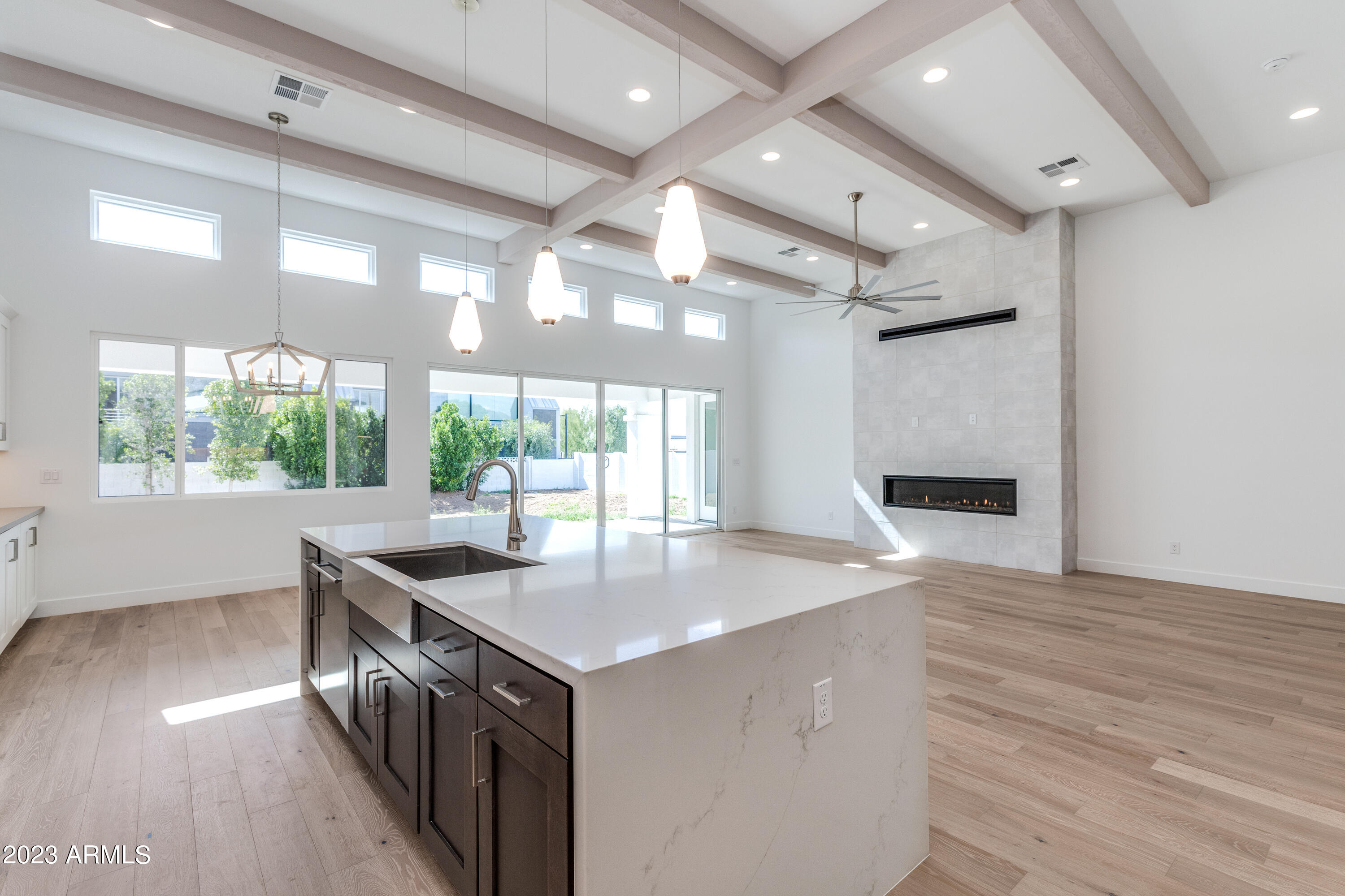 4003 E HAZELWOOD Street