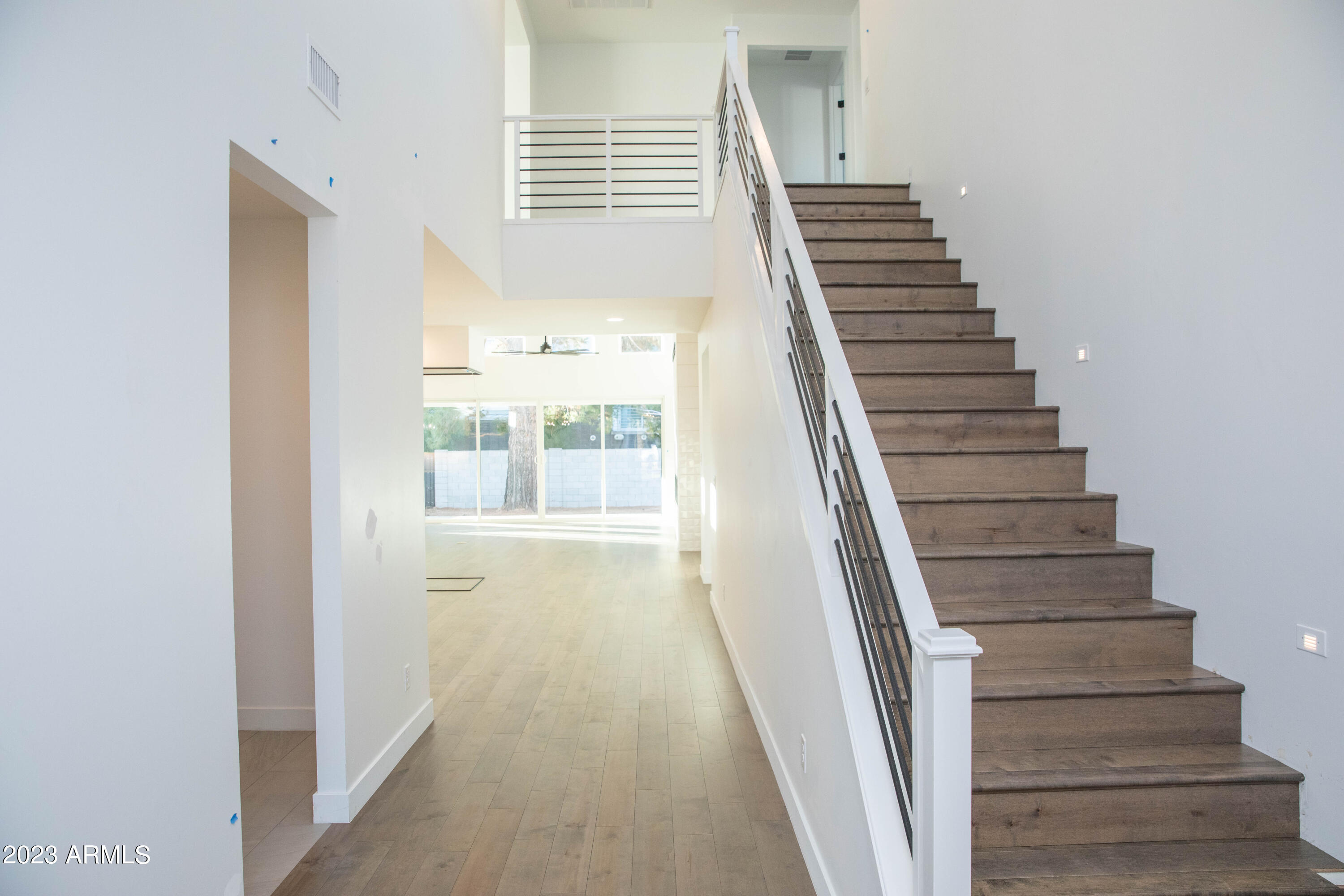 4003 E HAZELWOOD Street