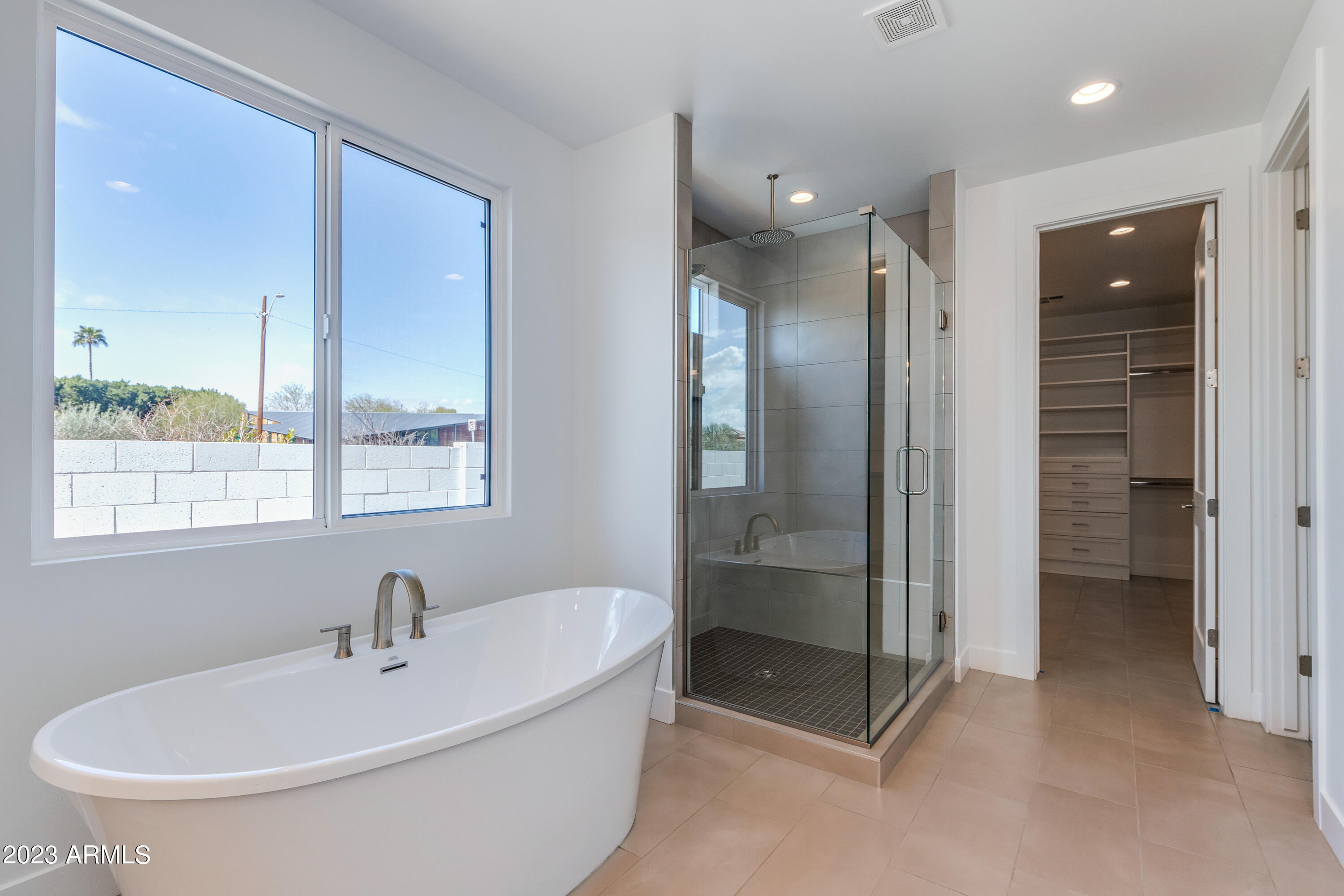 4003 E HAZELWOOD Street