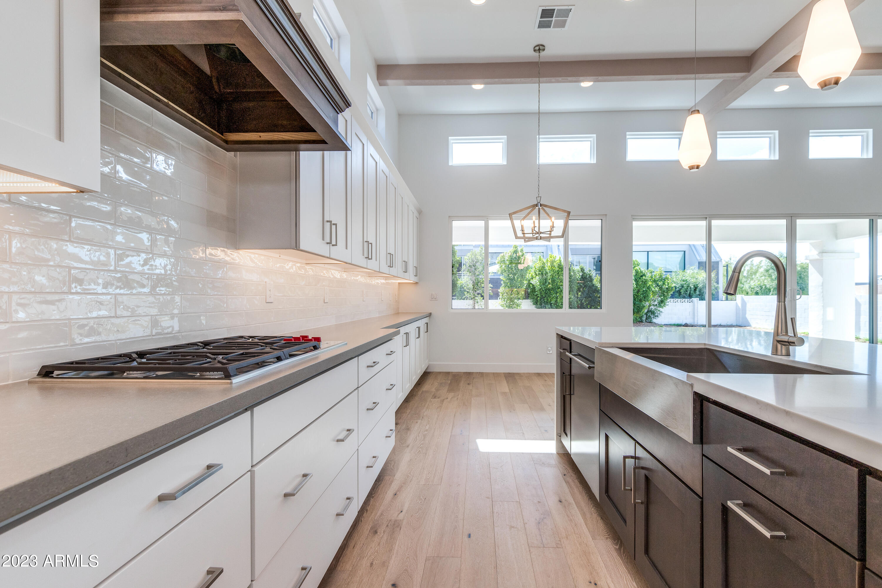 4003 E HAZELWOOD Street