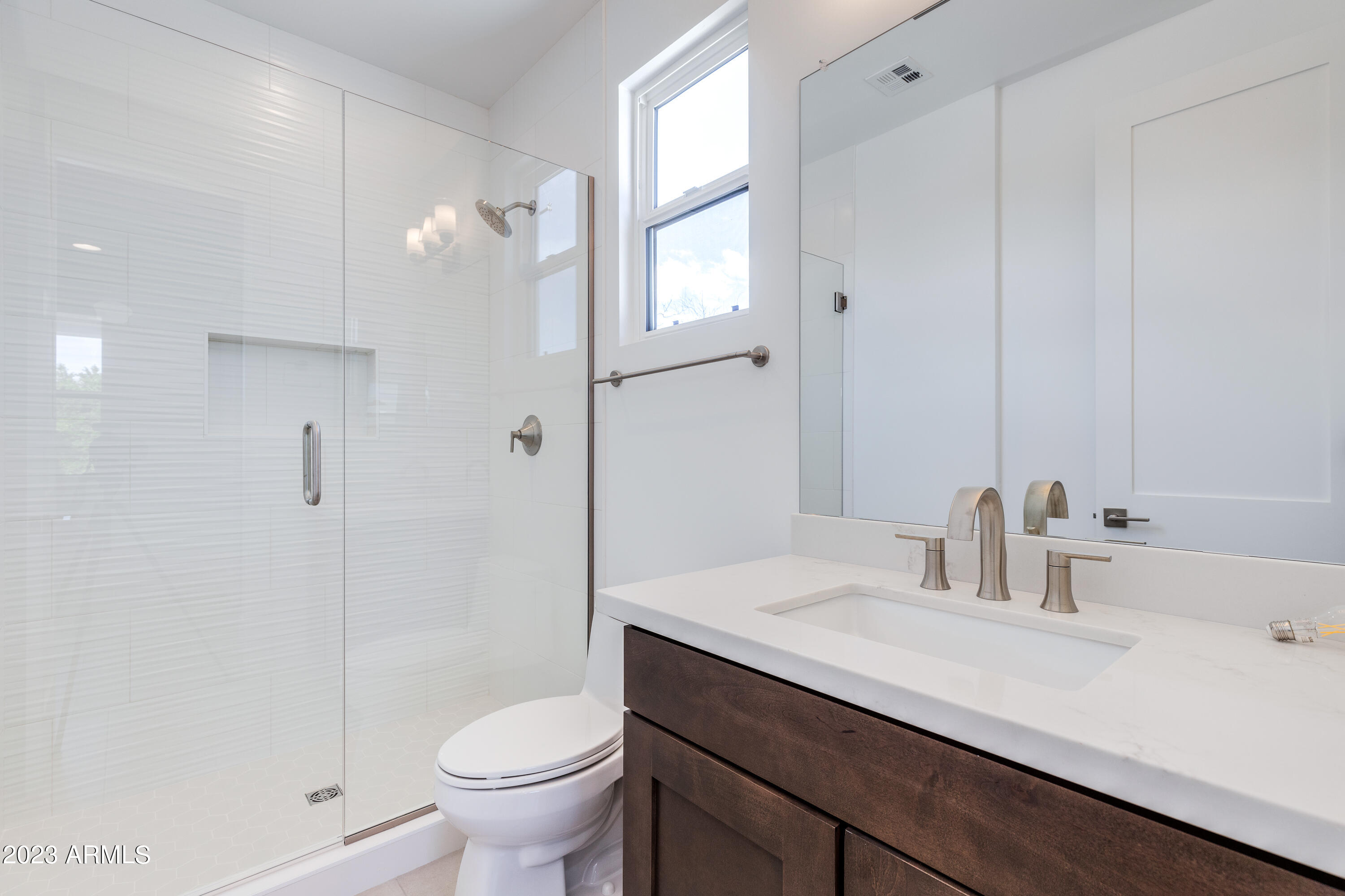 4003 E HAZELWOOD Street