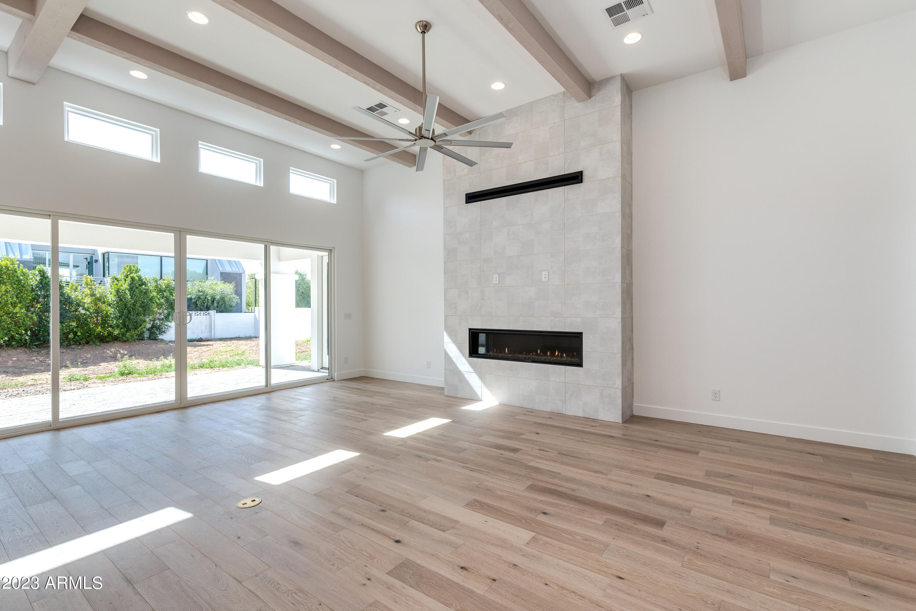 4003 E HAZELWOOD Street