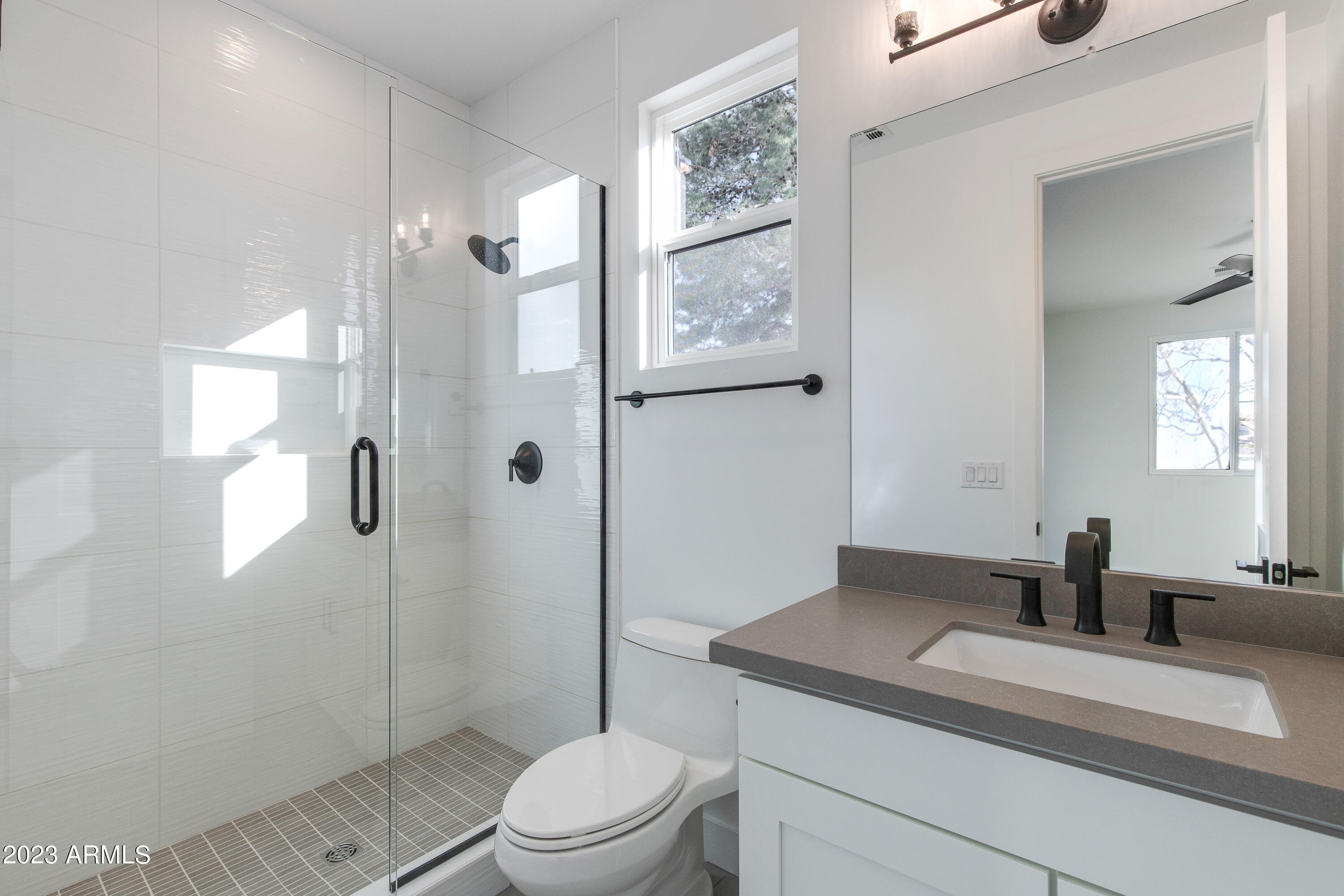 4007 E Hazelwood Street