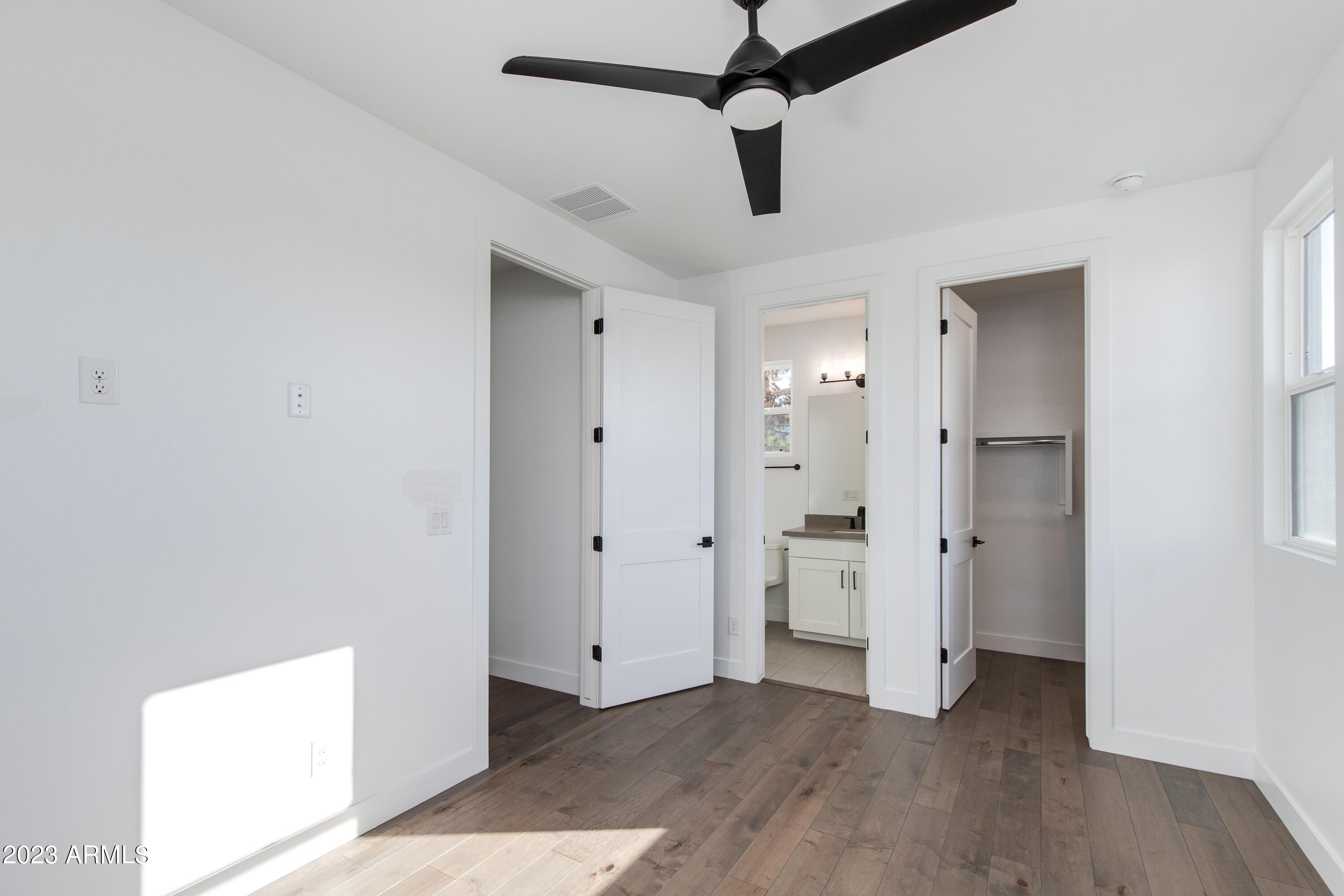 4007 E Hazelwood Street