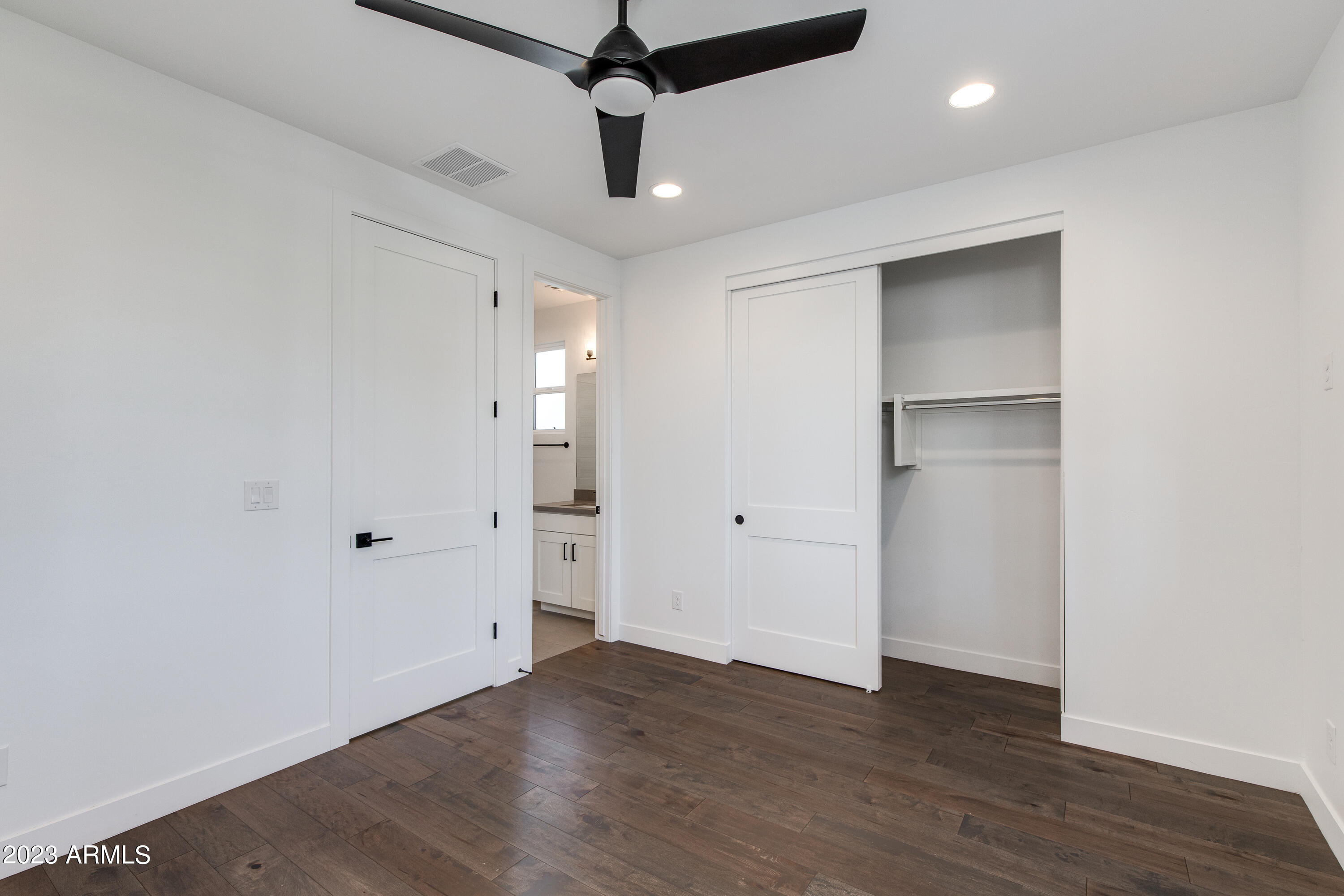 4007 E Hazelwood Street