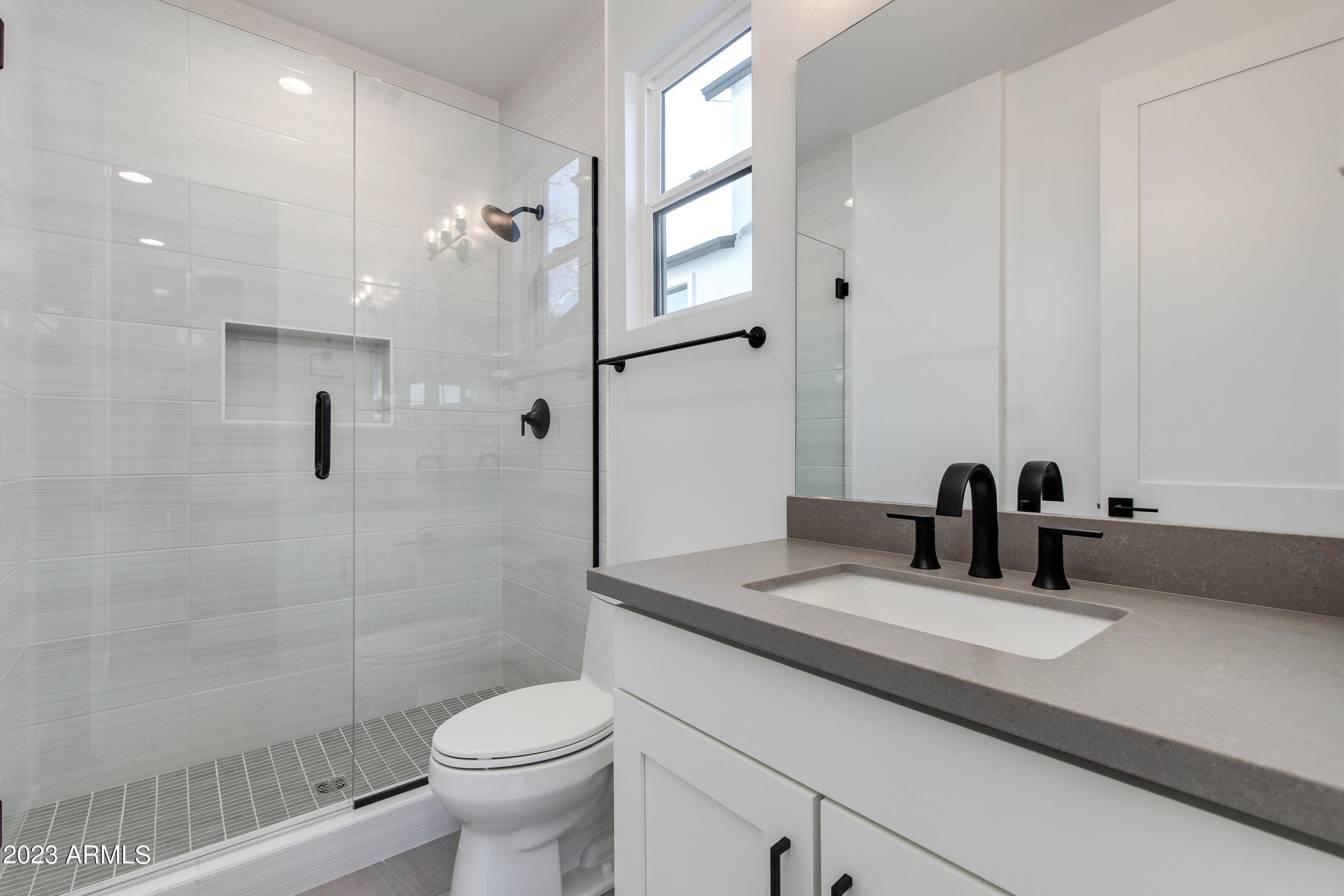 4007 E Hazelwood Street