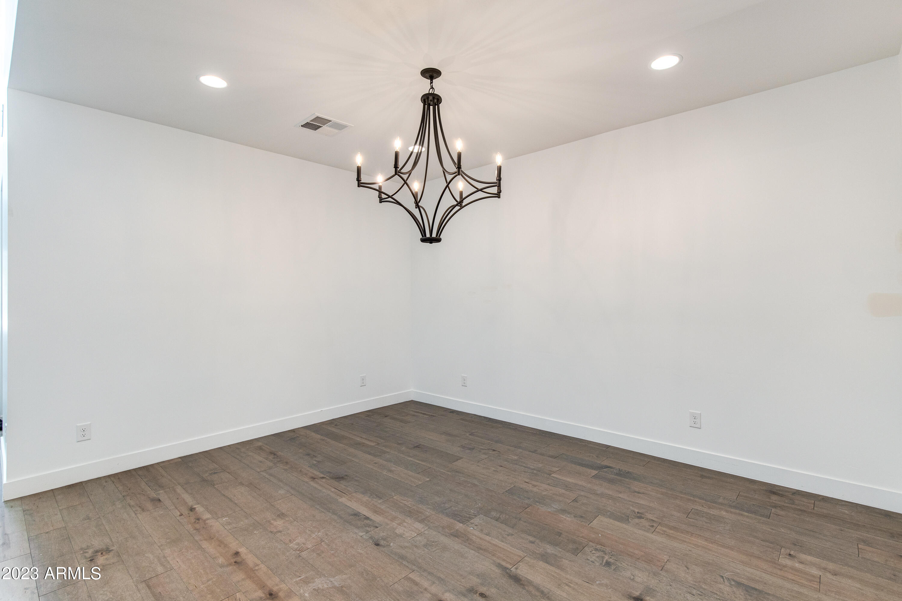 4007 E Hazelwood Street