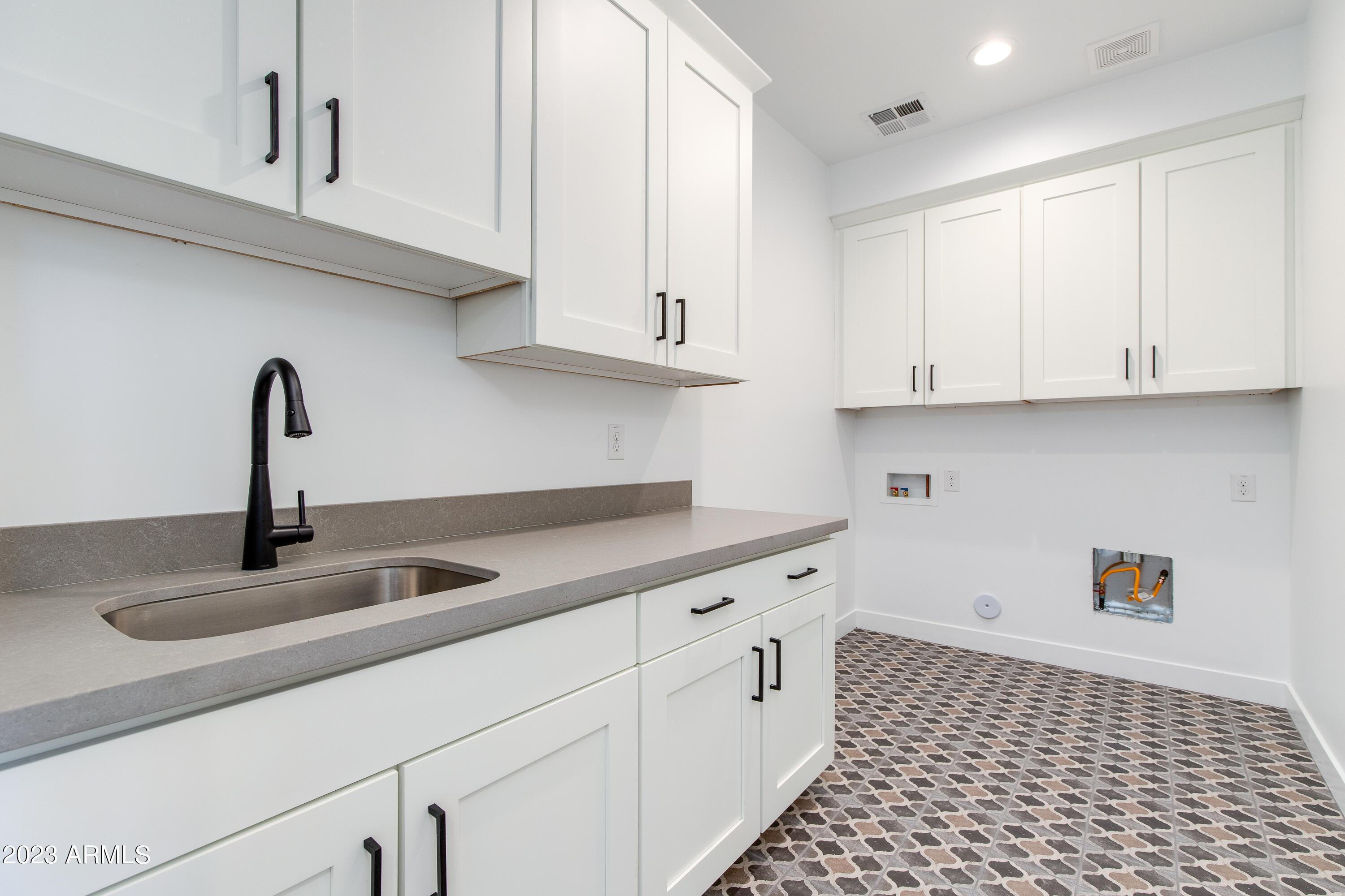 4007 E Hazelwood Street