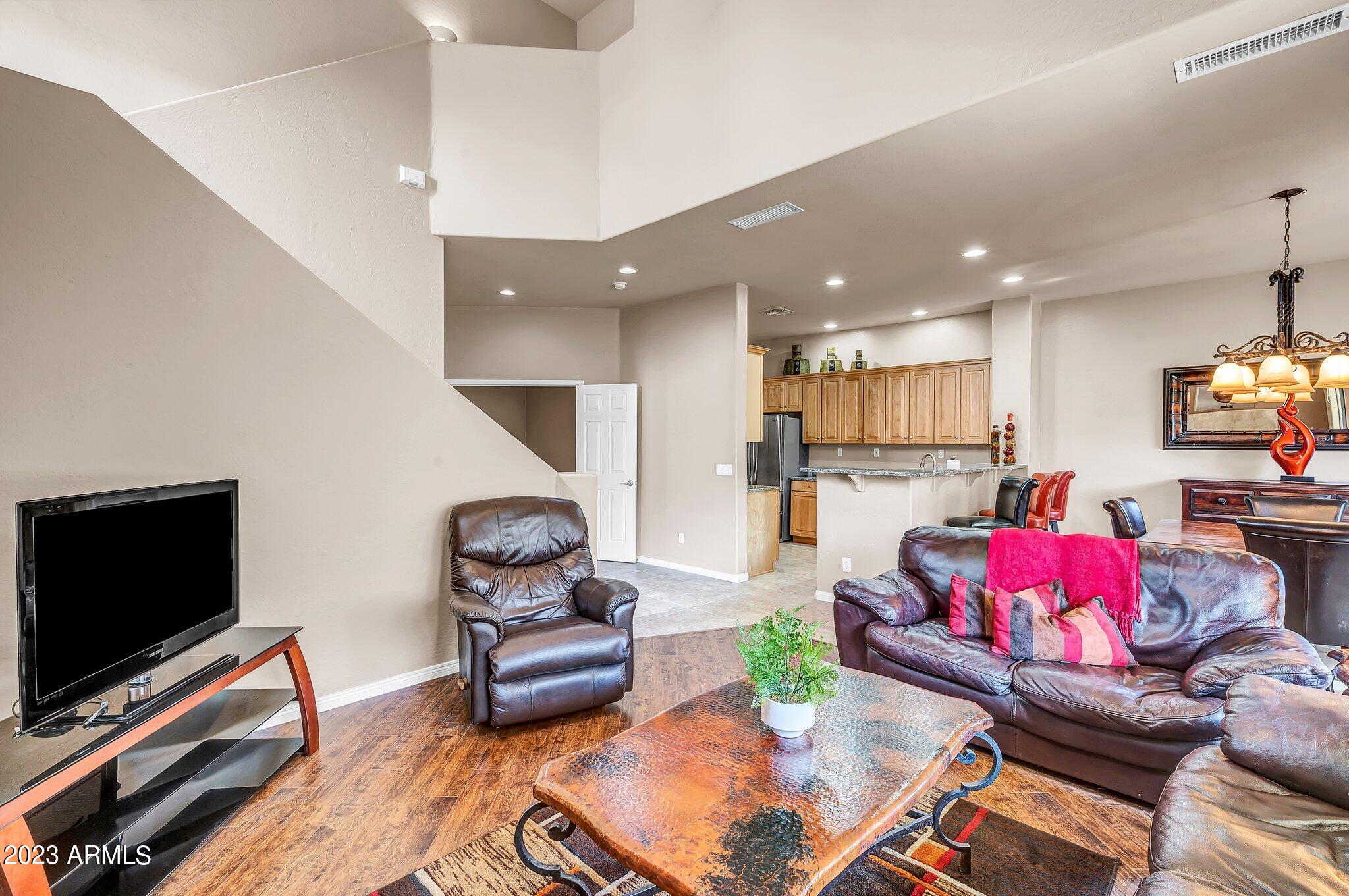 3131 E LEGACY Drive, 1087