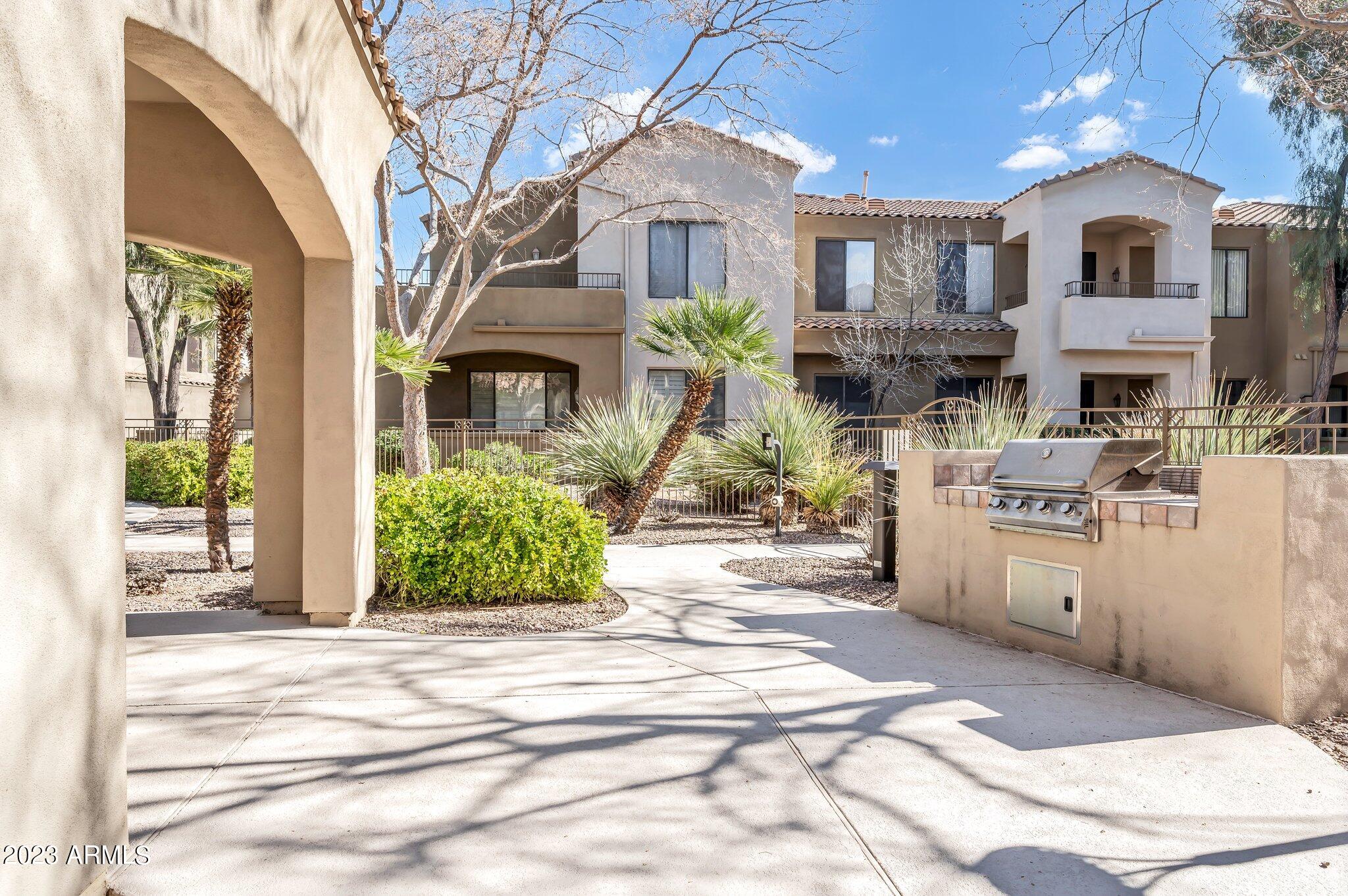 3131 E LEGACY Drive, 1087