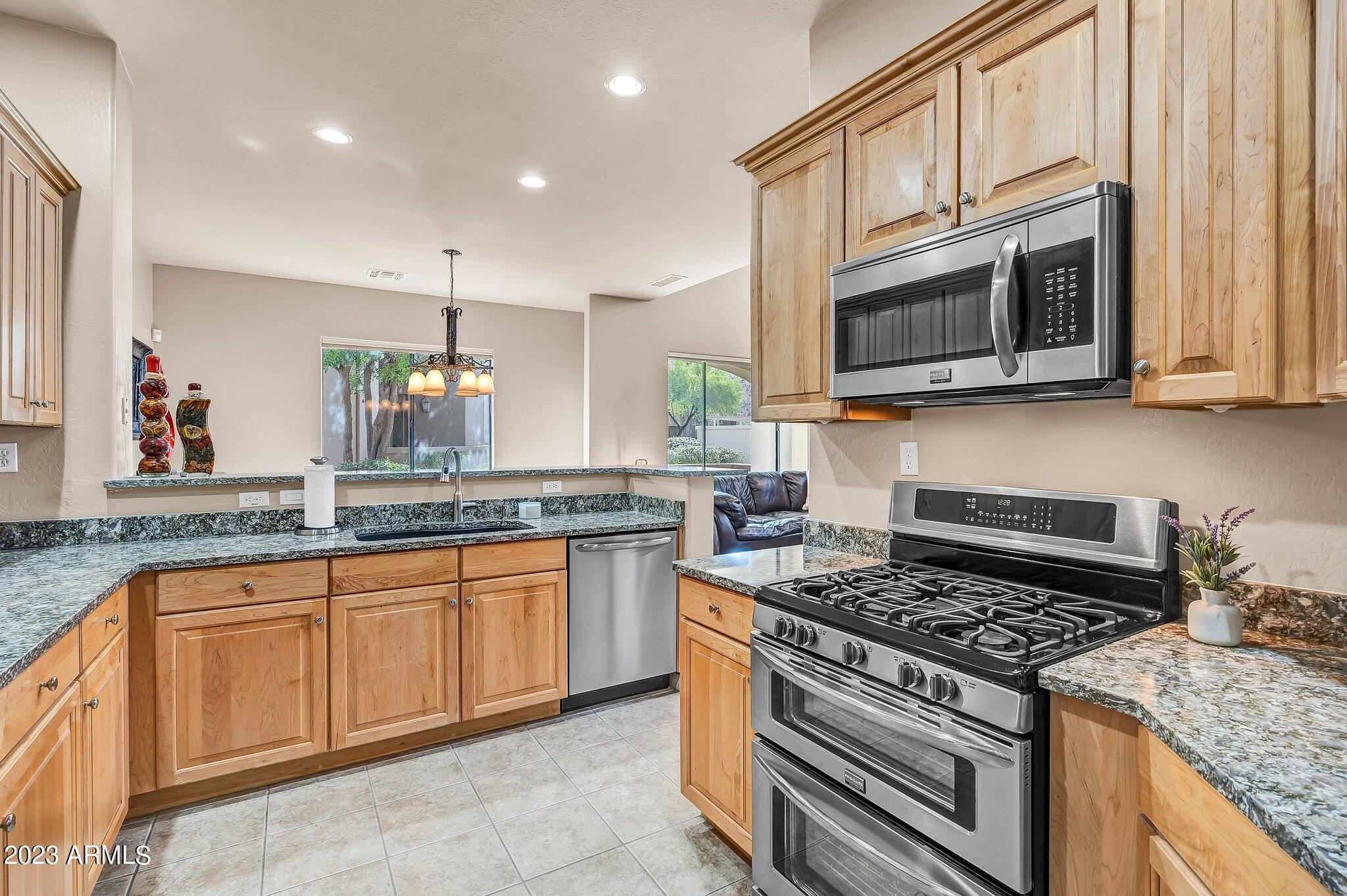 3131 E LEGACY Drive, 1087