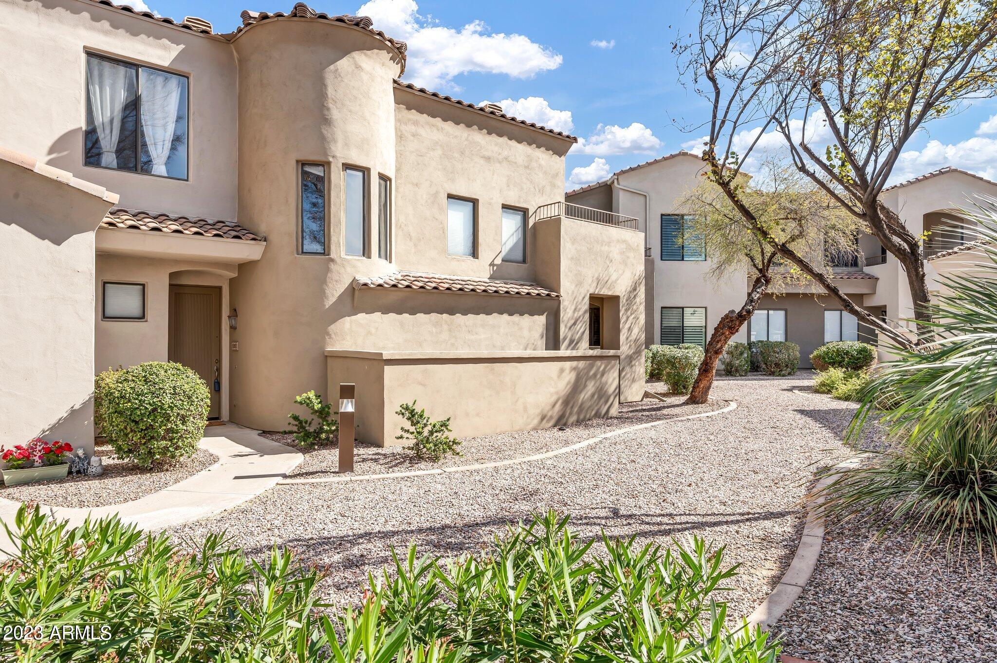 3131 E LEGACY Drive, 1087