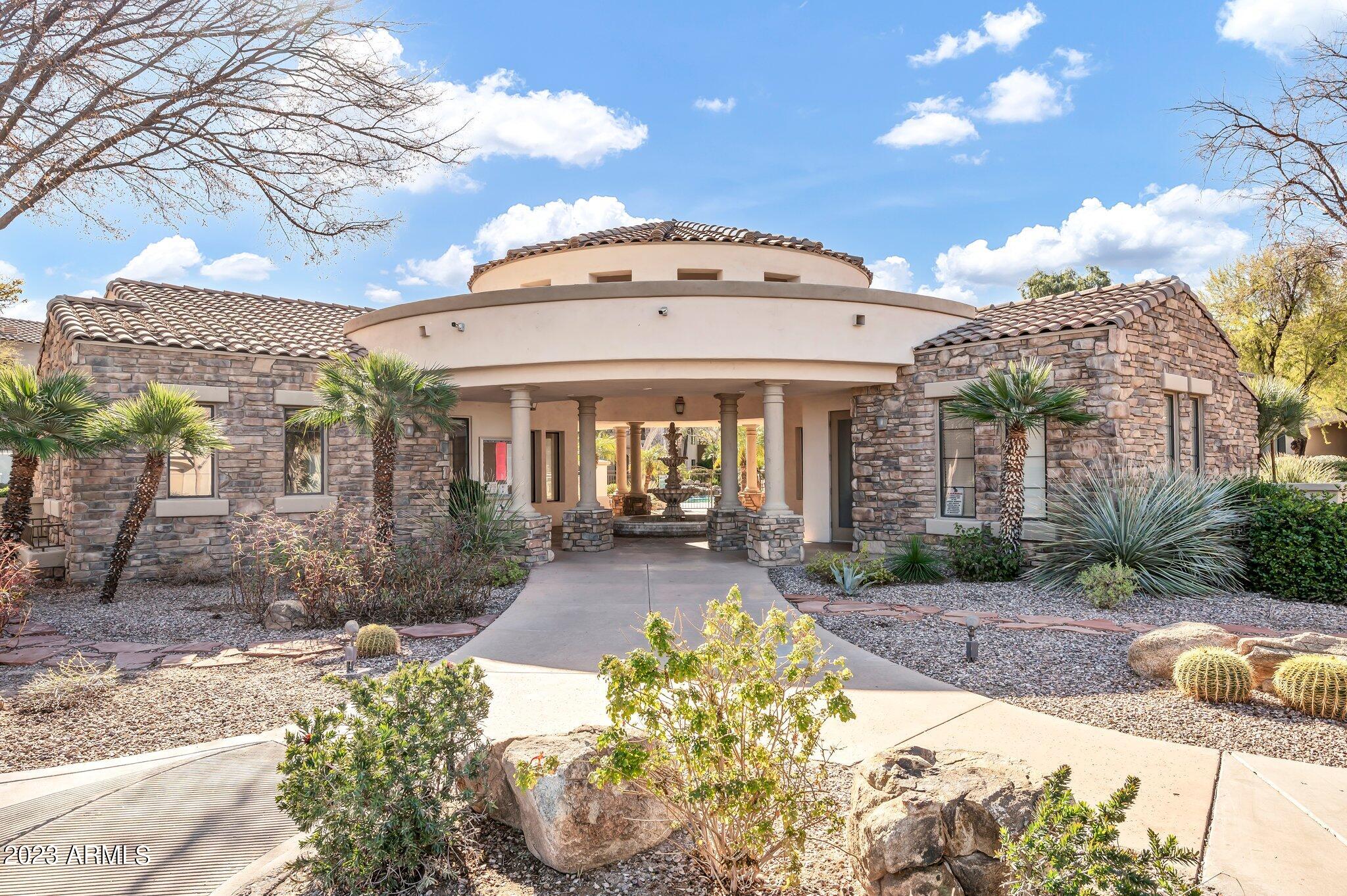 3131 E LEGACY Drive, 1087