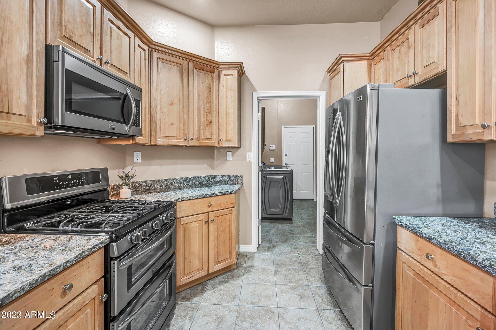 3131 E LEGACY Drive, 1087