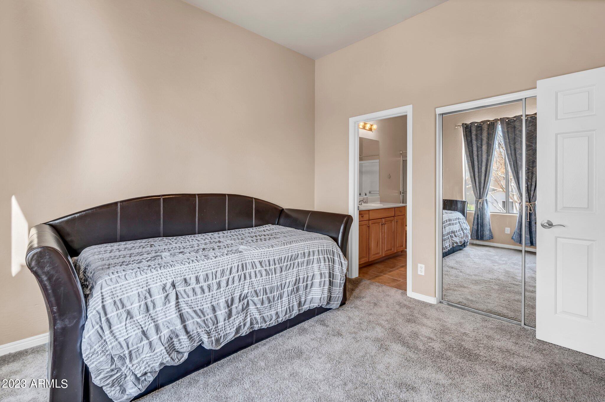 3131 E LEGACY Drive, 1087