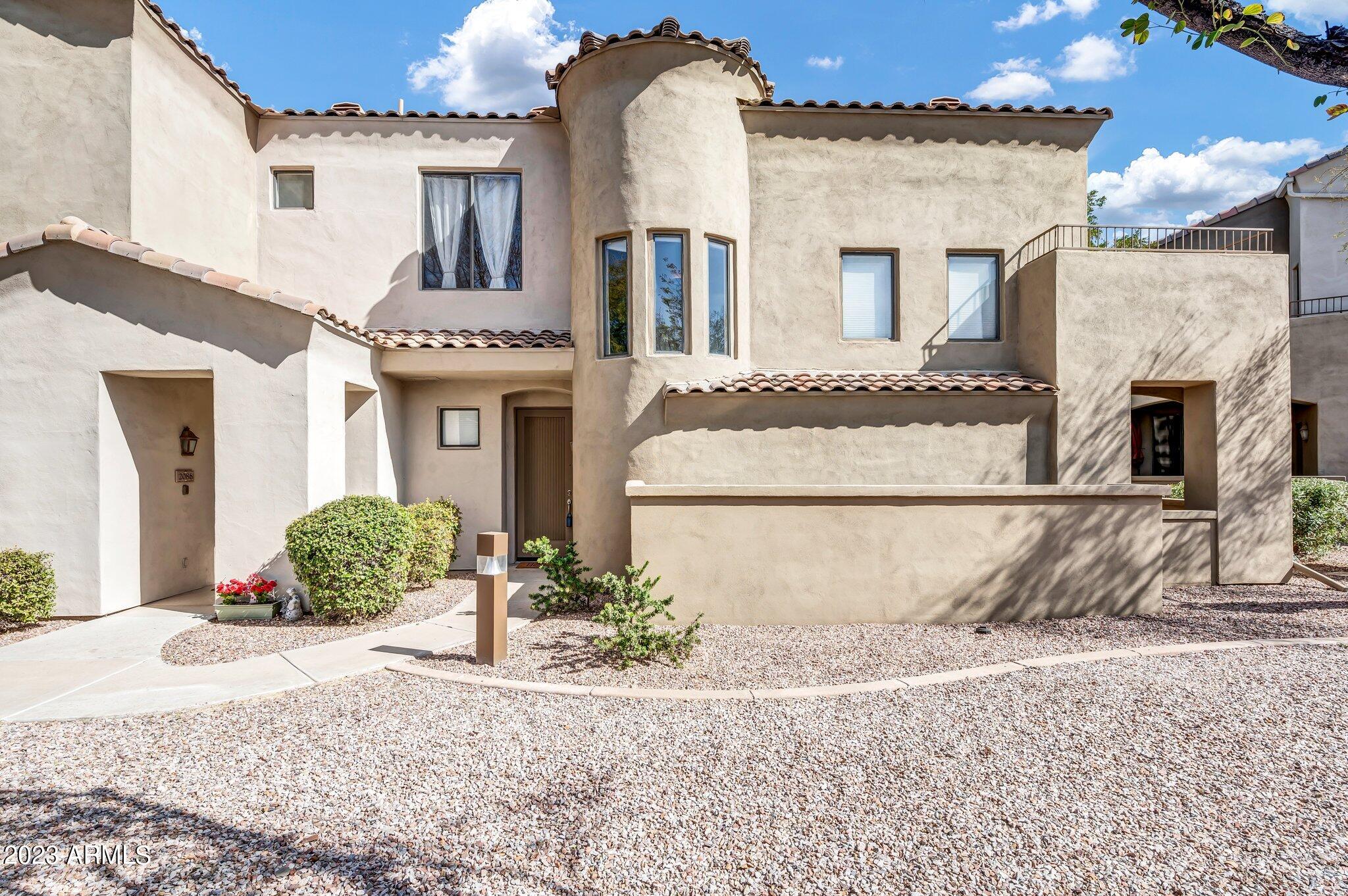 3131 E LEGACY Drive, 1087