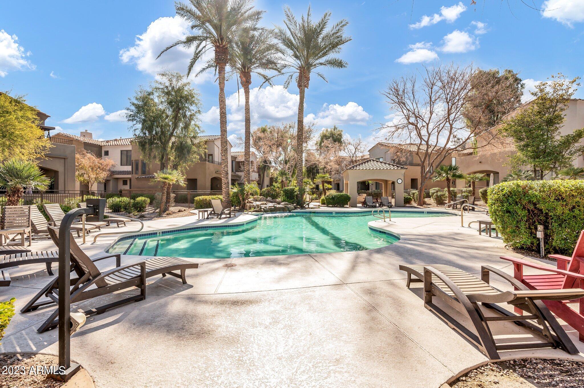 3131 E LEGACY Drive, 1087