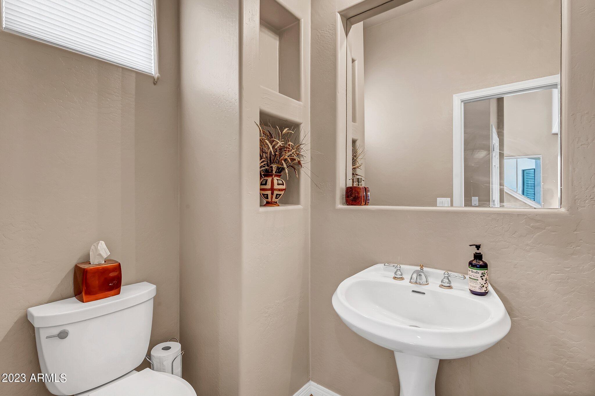 3131 E LEGACY Drive, 1087
