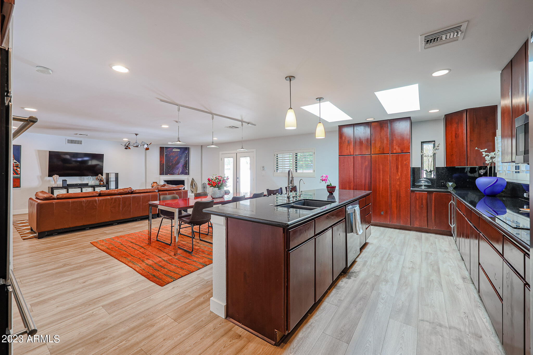 8140 N DREAMY DRAW Drive