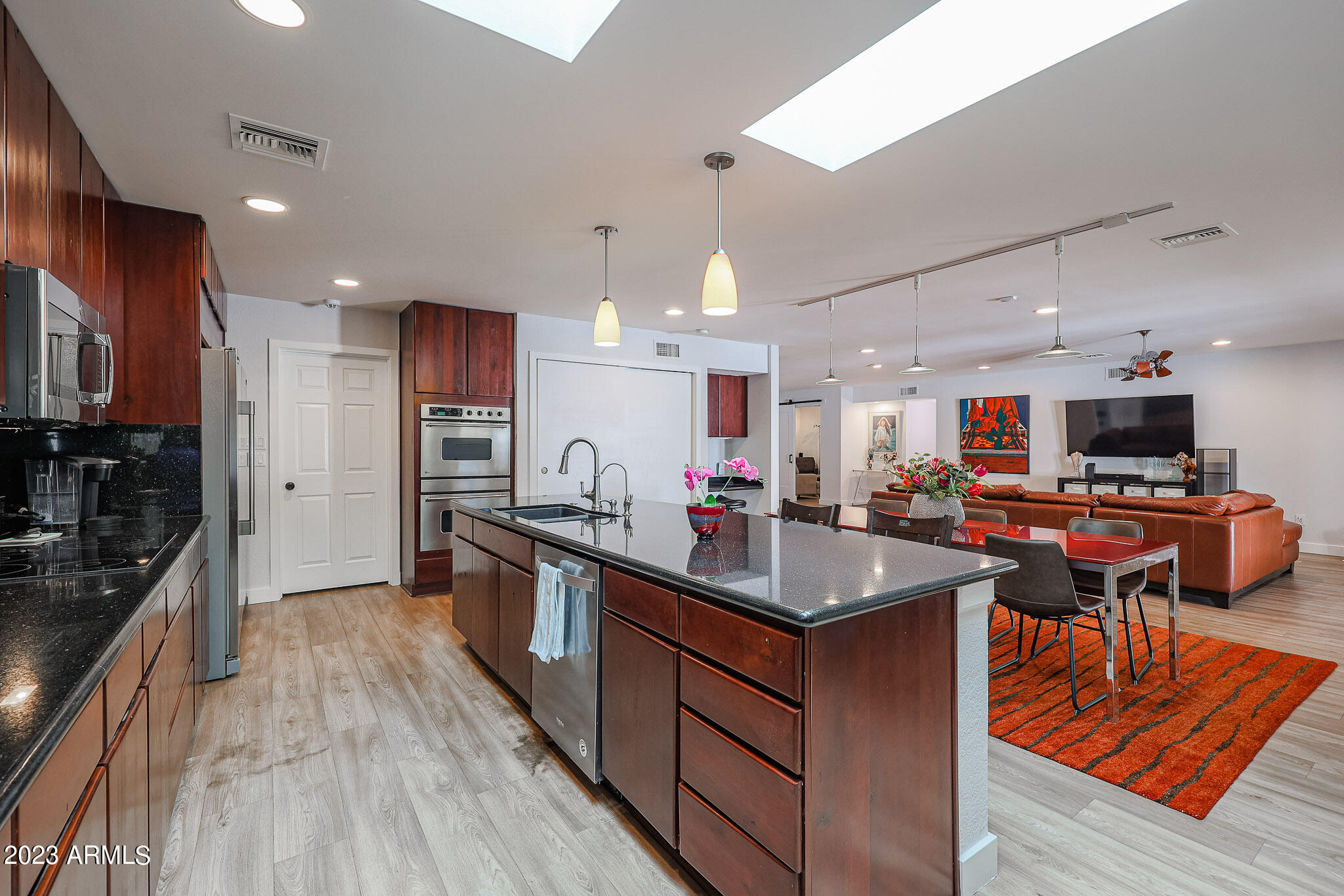8140 N DREAMY DRAW Drive