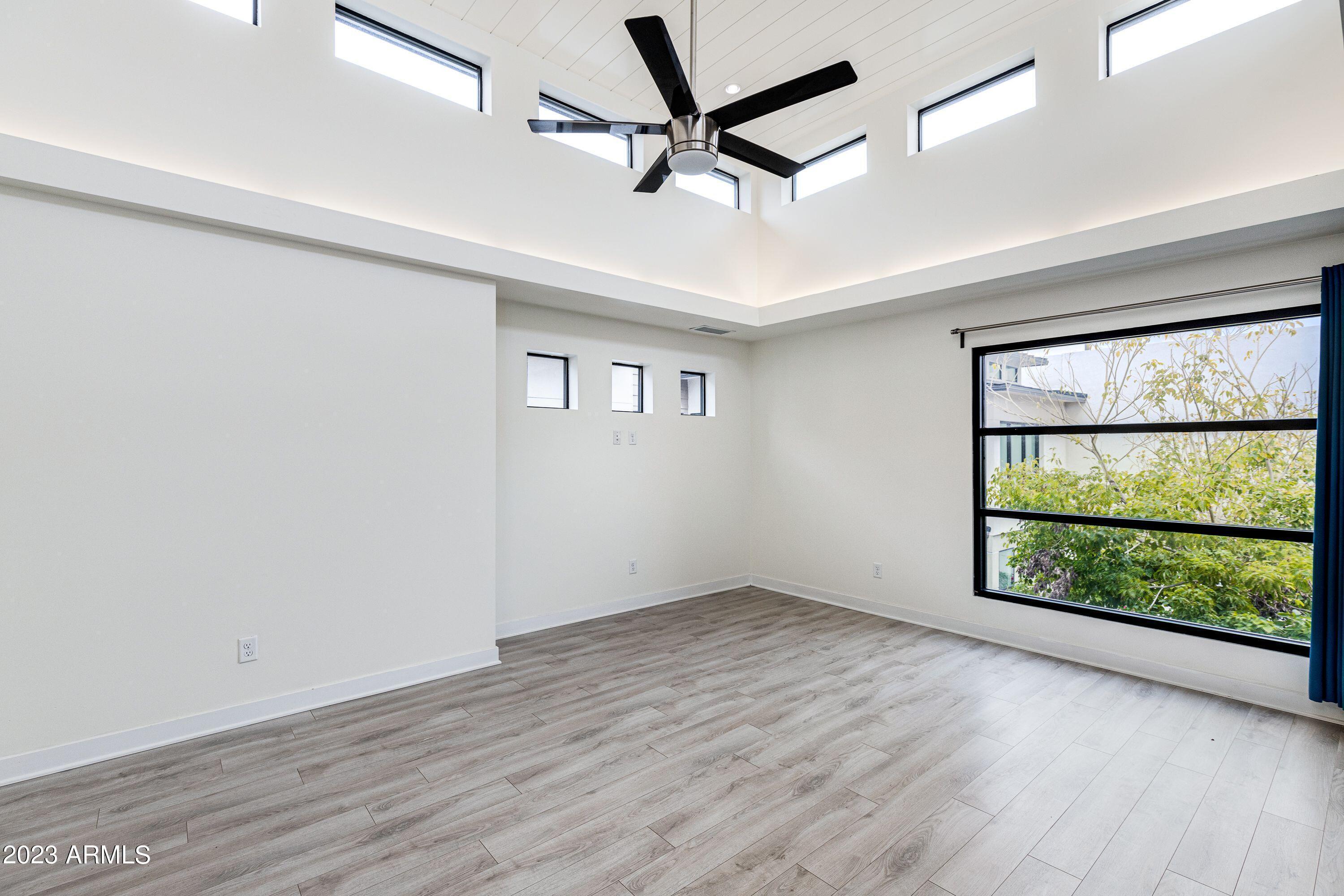 1301 W 4th Street, 1007